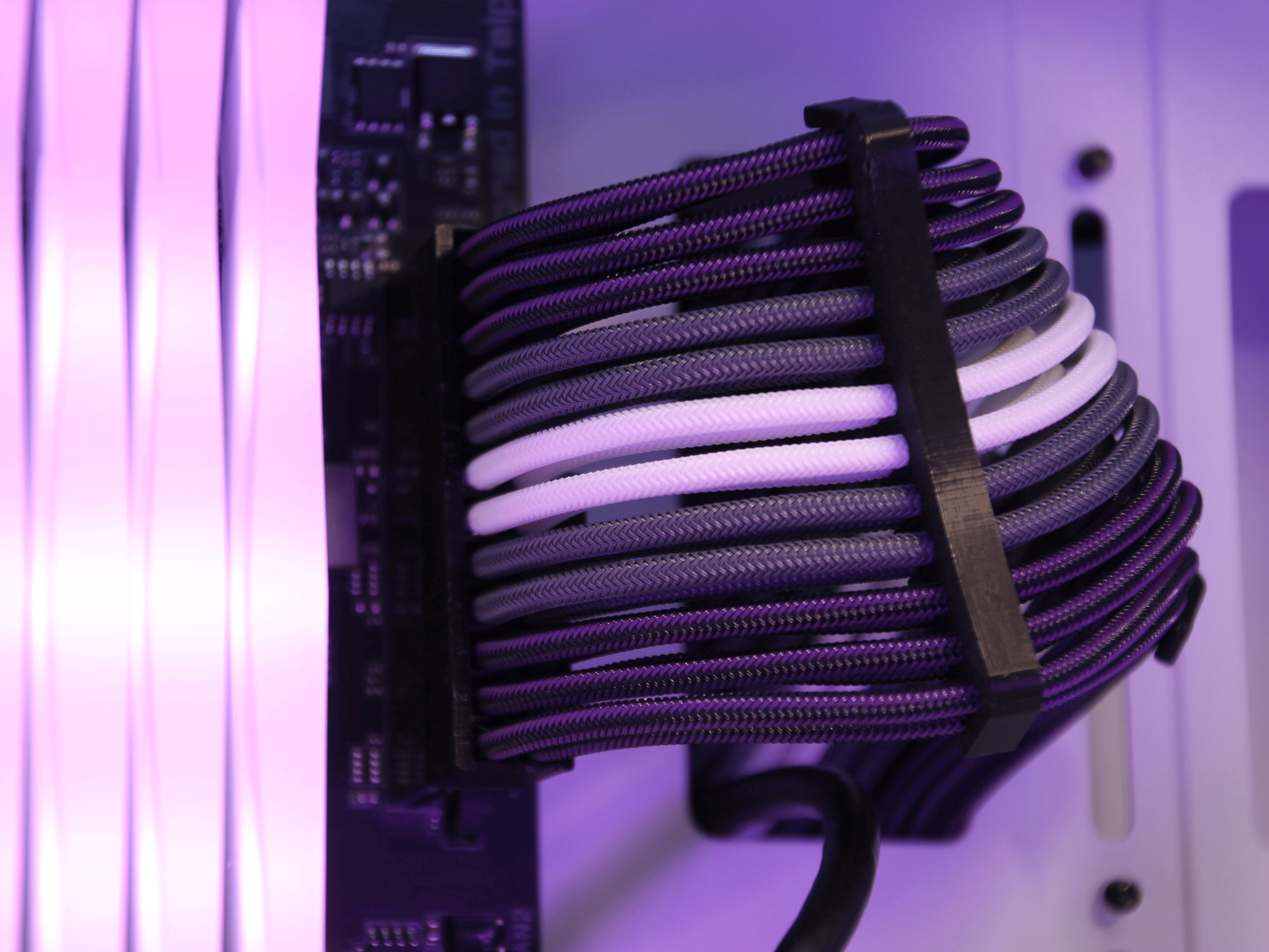 "NEON" Core i7-10700K, RTX 3070 Ti // High-End Gaming PC