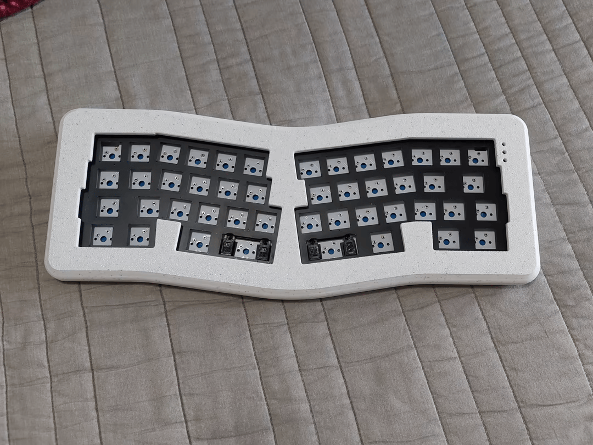 Prime_E Ergo 45% Keyboard Kit With Kailh Box Creams (Hotswappable)