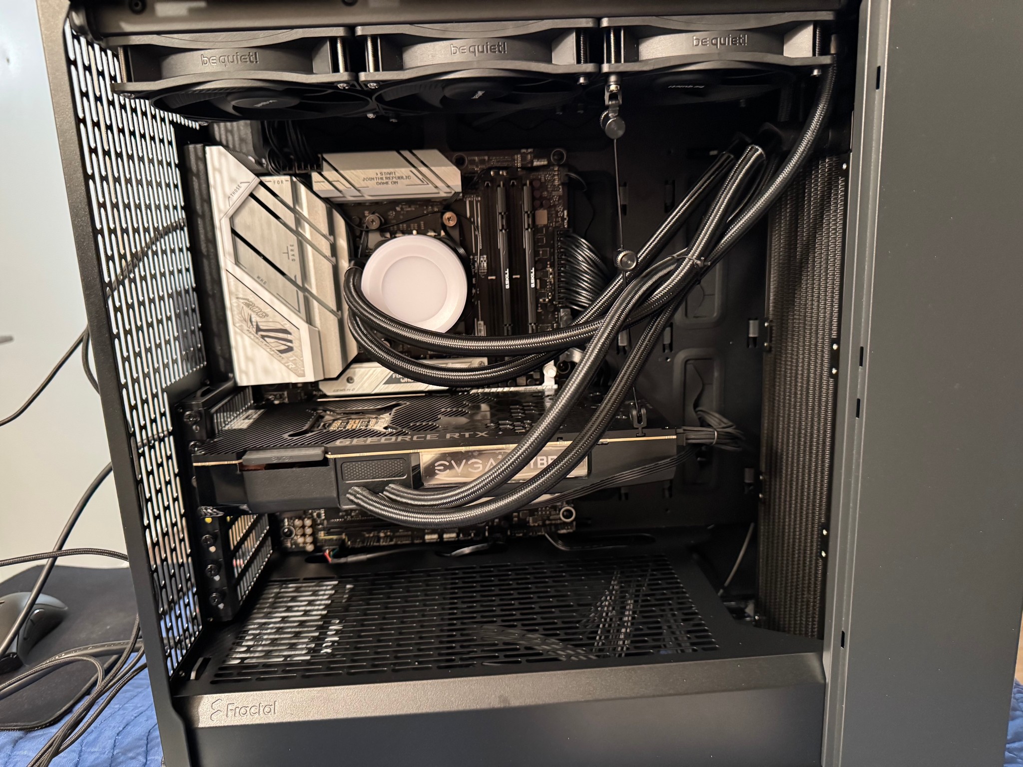 EVGA FTW3 ULTRA HYBRID GAMING GeForce RTX 3090 Ti