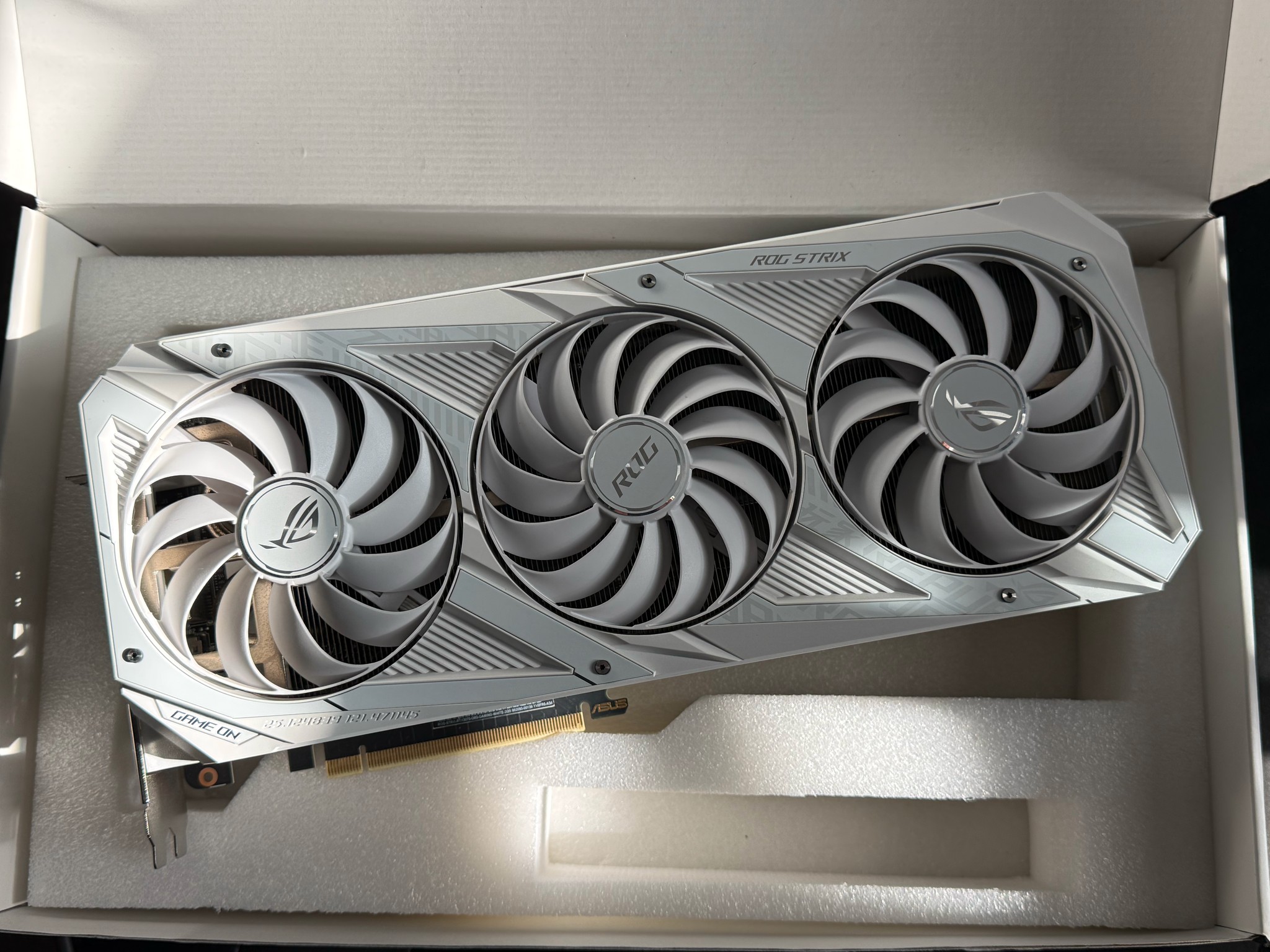 Asus ROG Strix GeForce RTX 3070 White OC V2 LHR