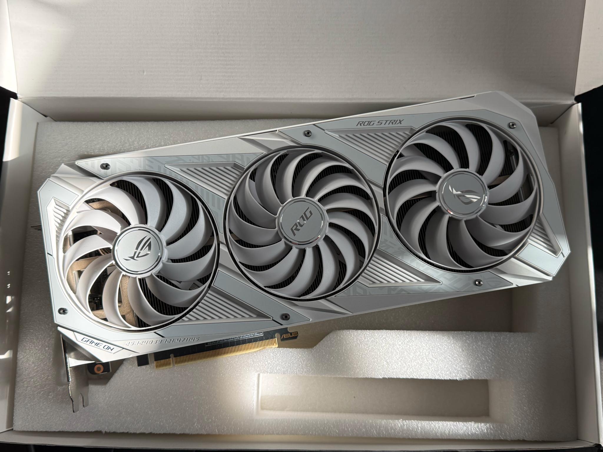 Asus ROG Strix GeForce RTX 3070 White OC V2 LHR