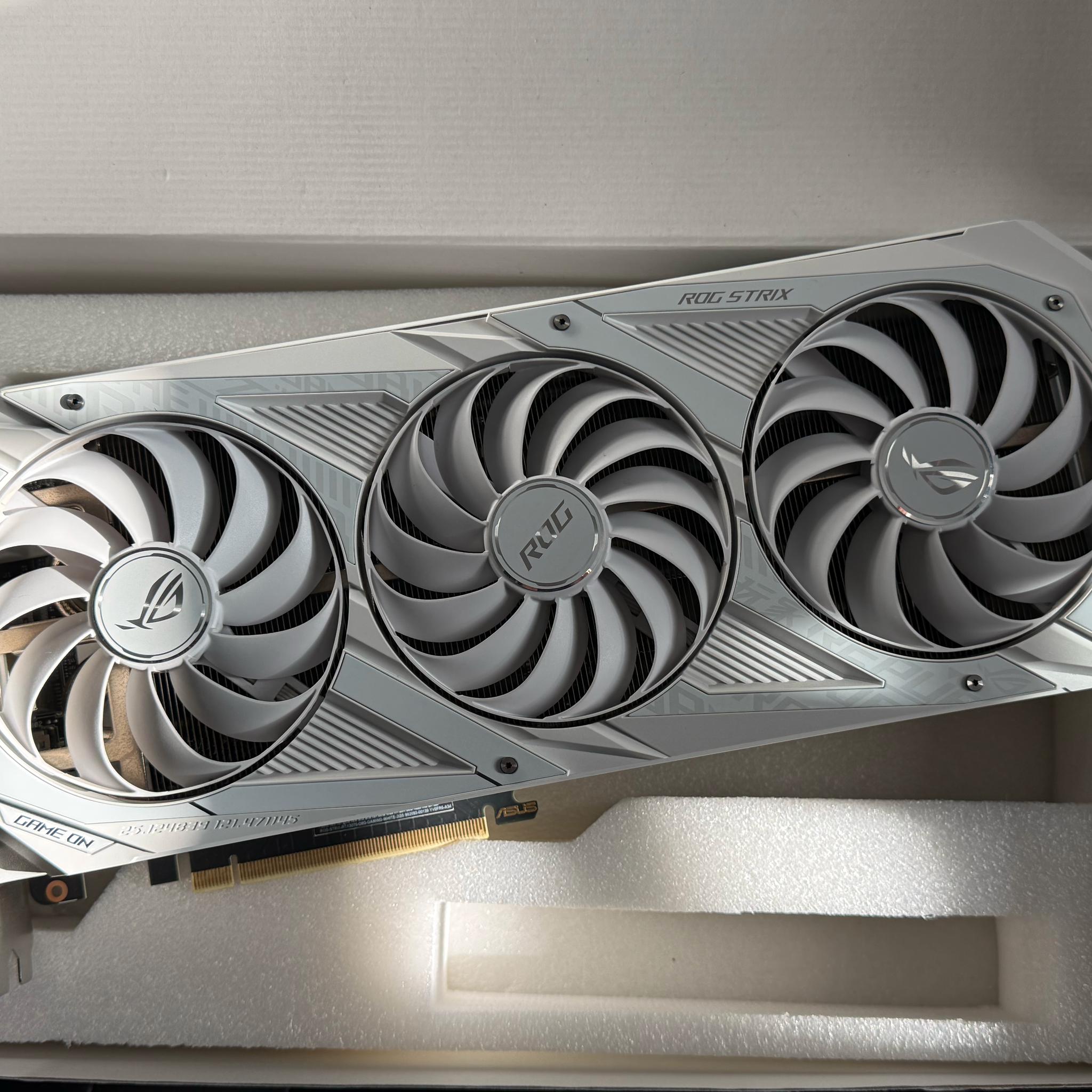 Asus ROG Strix GeForce RTX 3070 White OC V2 LHR