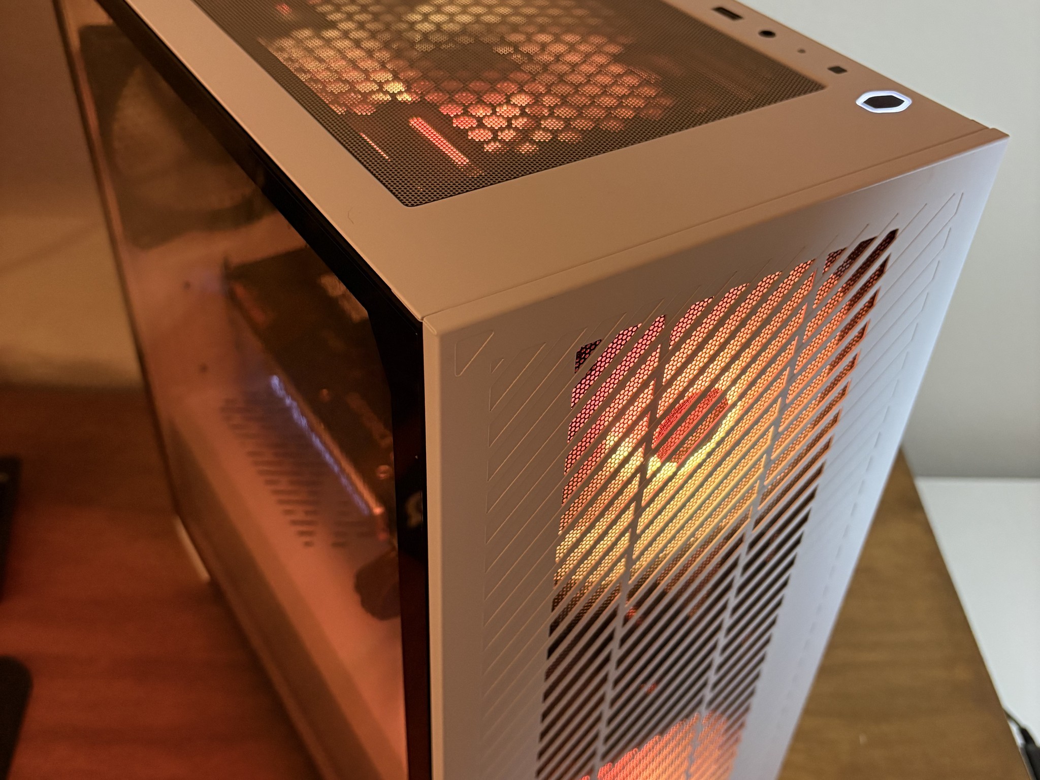 White & Black PC - Ryzen 3100 | GTX 1070 | 16GB DDR4 | 1TB NVMe SSD | WIFI 6E + BT 5.3 | Win11
