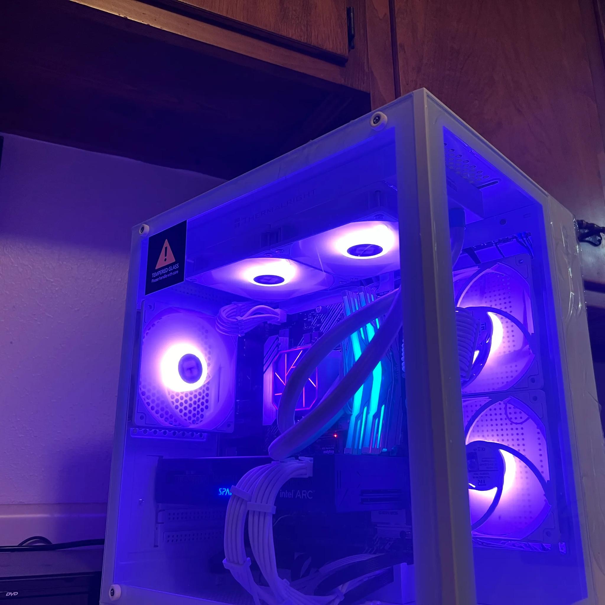 GLACIOUS(i5 10400f, Oloy Warhawk DDR4 16GB, Arc A580, Apevia Galaxy 650w 80+Gold, Thermalright AIO)