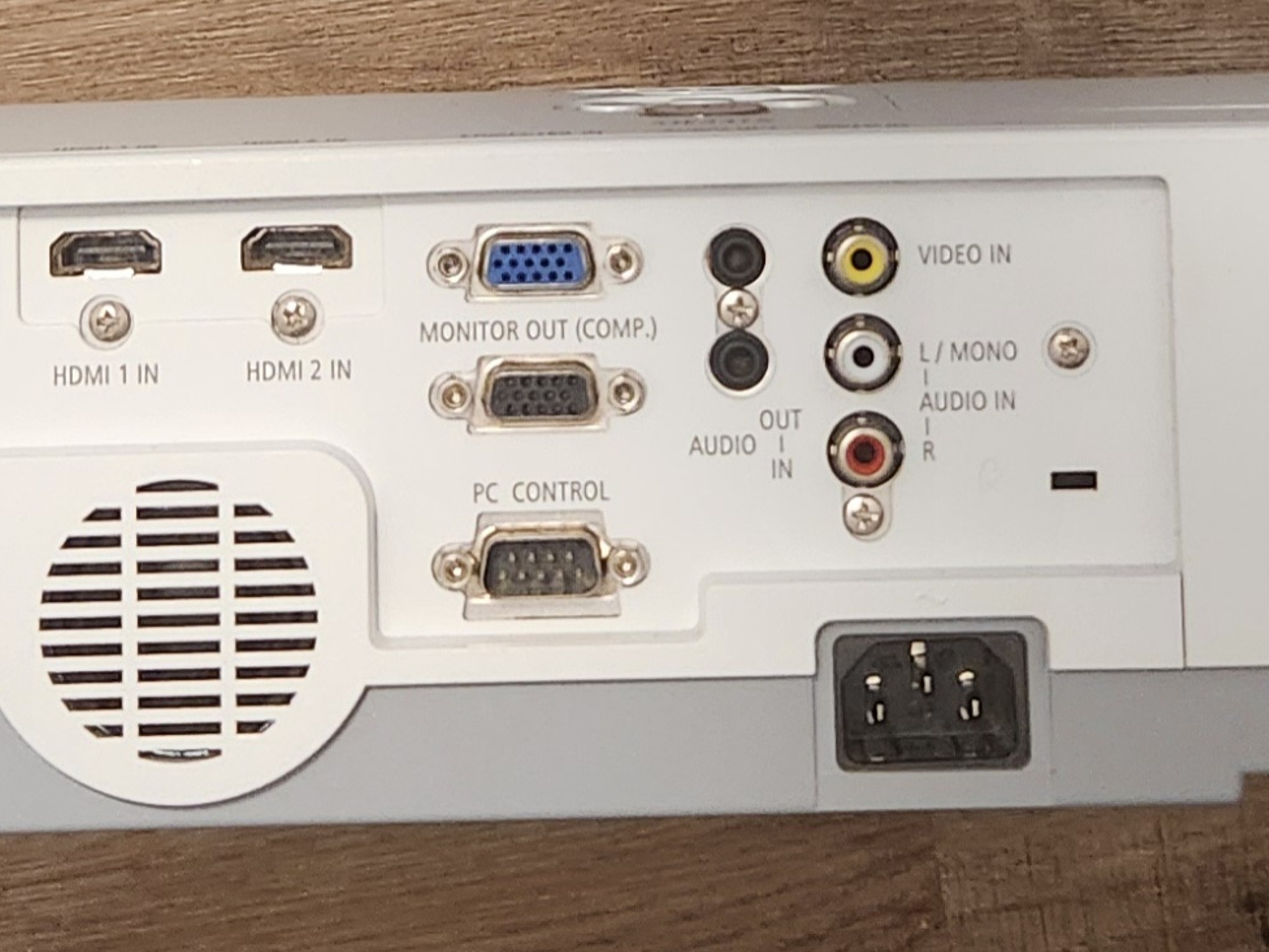 Sharp NEC ME331X projector