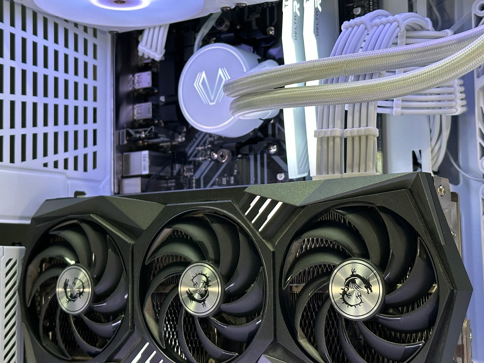 💎⋆˙⟡Diamond⋆˙⟡💎 RTX 3070 / AMD R5 3600 / 1TB SSD / 32GB Ram / 360 AIO Watercooled / WIFI / WIN10