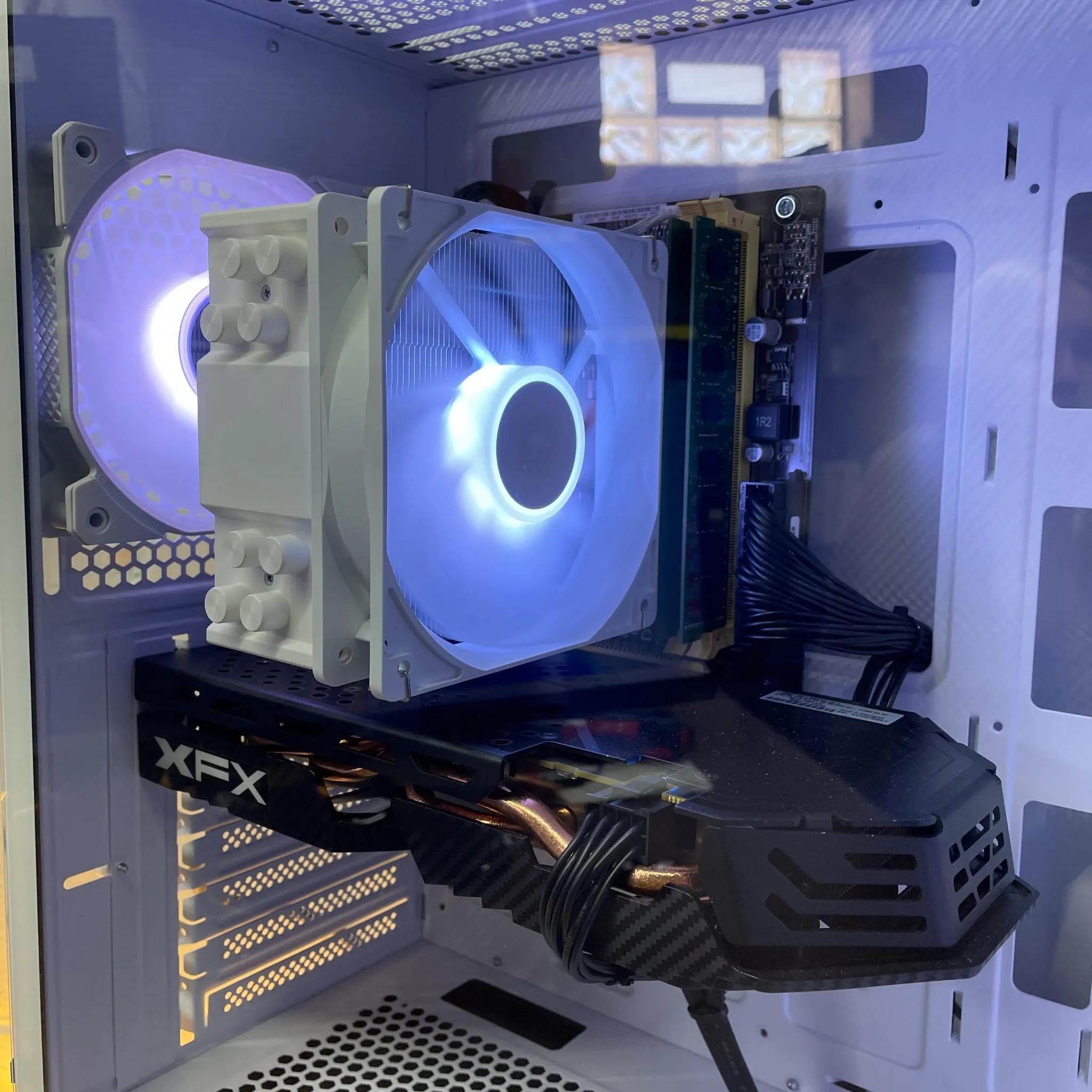 Frosty Gaming PC | Intel i7 / AMD RX580 / 8GB / 1.1TB Win 11 Pro + Wi-Fi