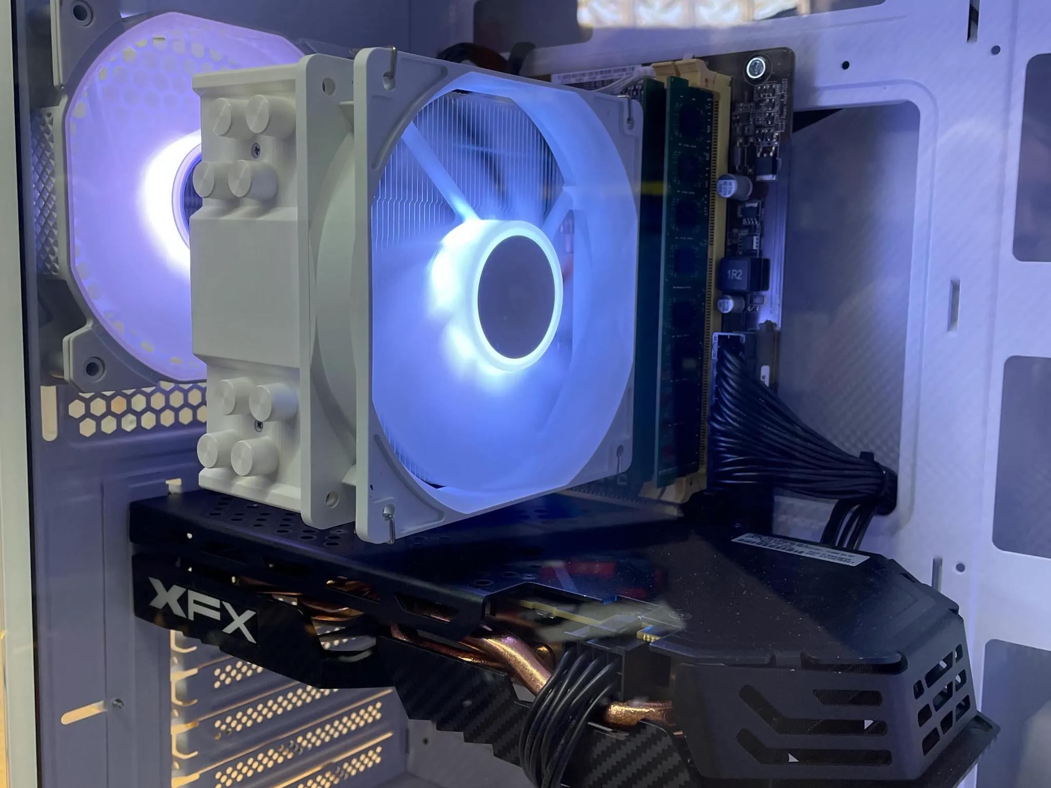 Frosty Gaming PC | Intel i7 / AMD RX580 / 8GB / 1.1TB Win 11 Pro + Wi-Fi