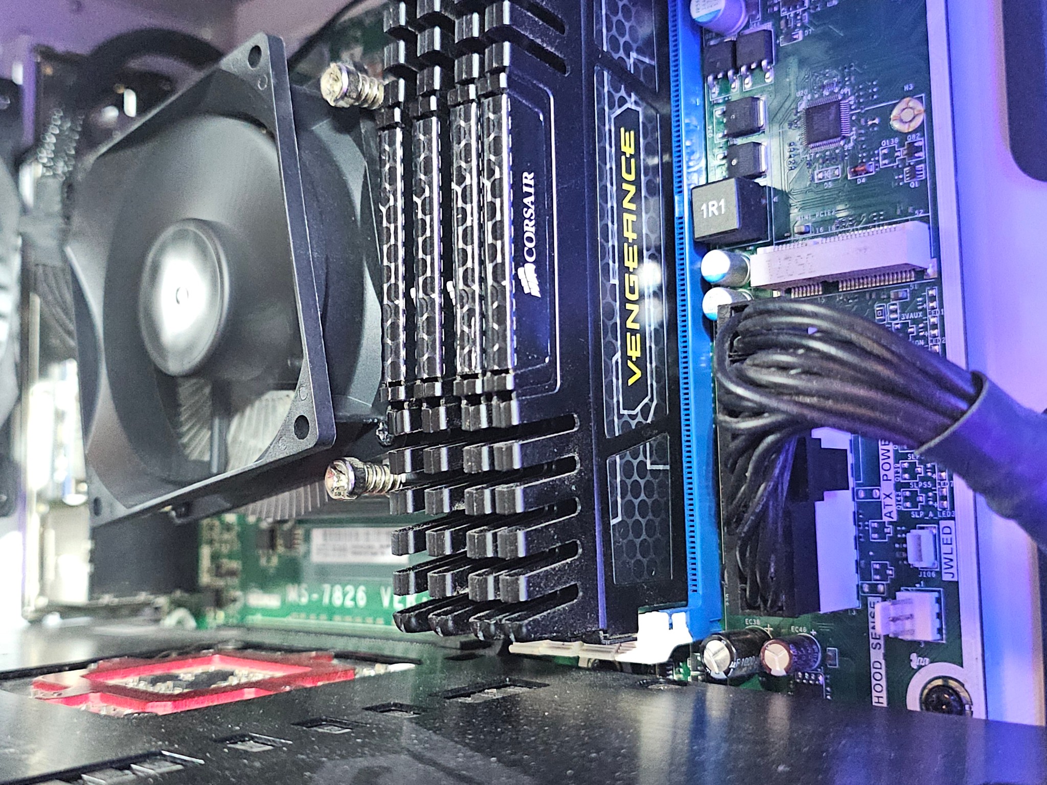 Entry 1080p / GTX 980-ti 6GB / i7 4770 / 32GB DDR3 / 512GB SSD