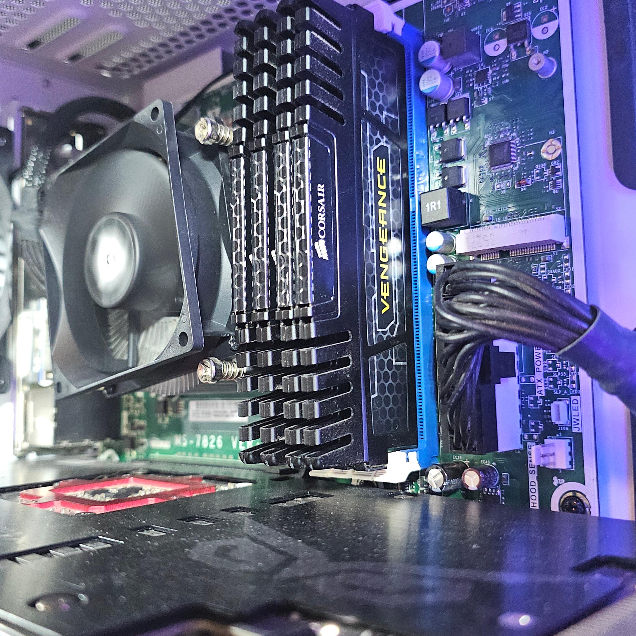 Entry 1080p / GTX 980-ti 6GB / i7 4770 / 32GB DDR3 / 512GB SSD