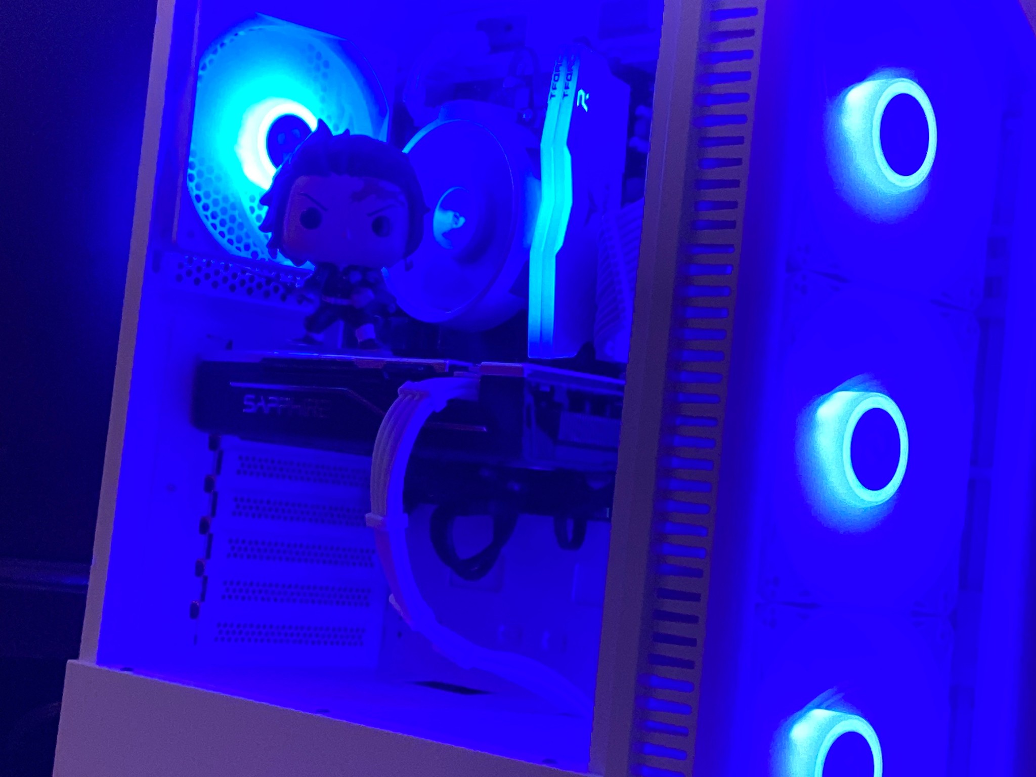 ⚪️Diablo Albus🔥🔥🔥| RX 580 8GB| Ryzen 5| 32GB TFORCE DDR4 RAM| 1TB SSD|Windows 11 Pro