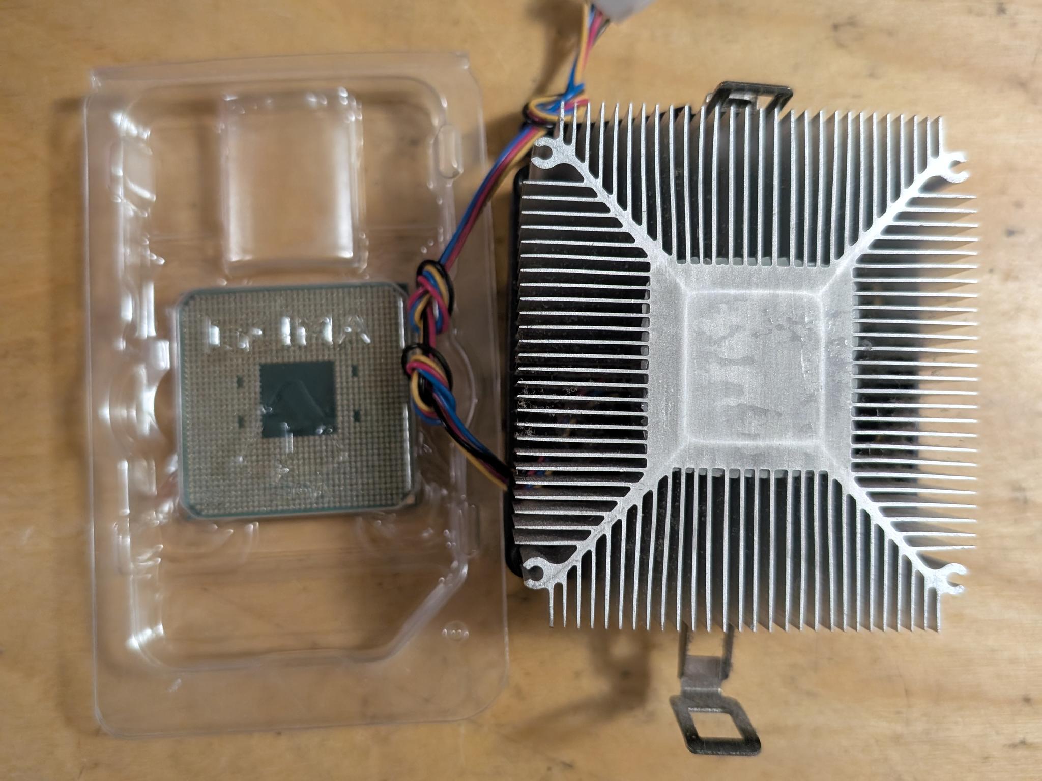 AMD Athlon 3000G + stock cooler