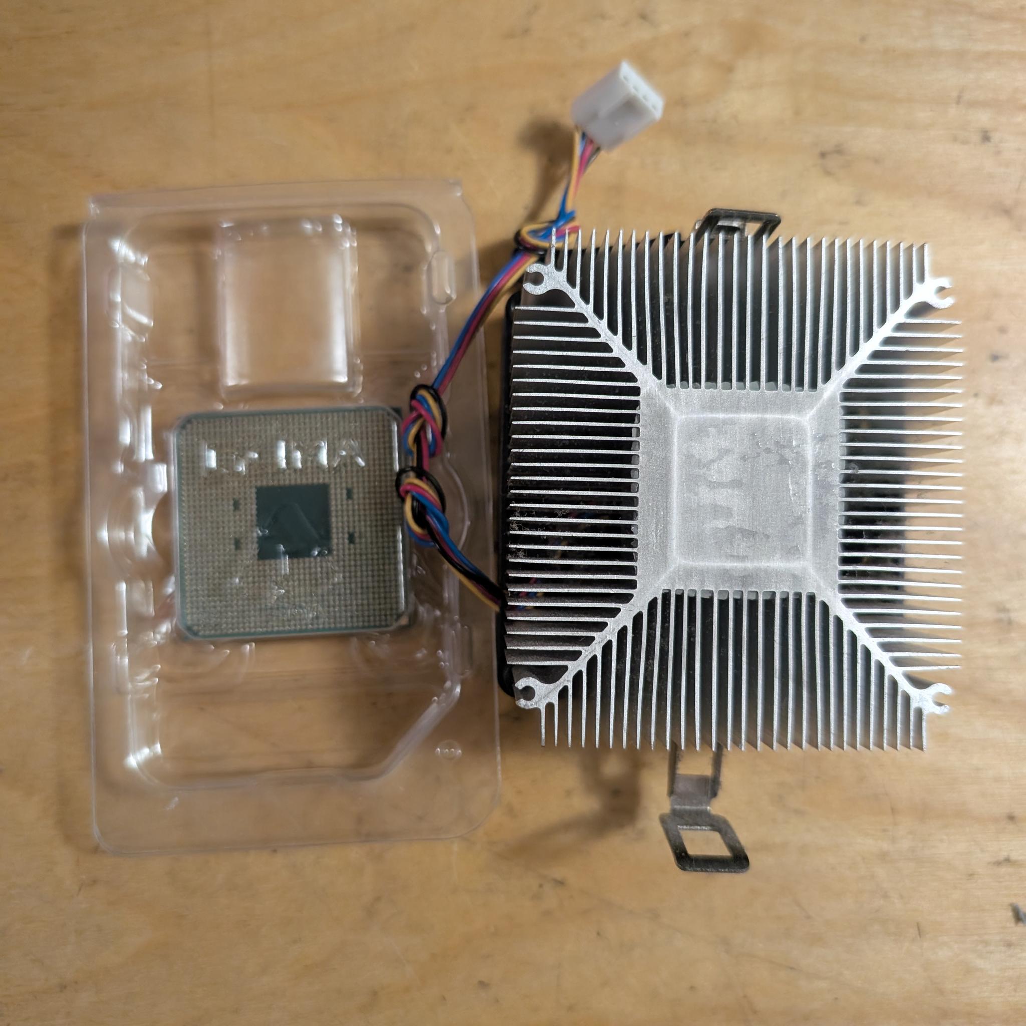 AMD Athlon 3000G + stock cooler