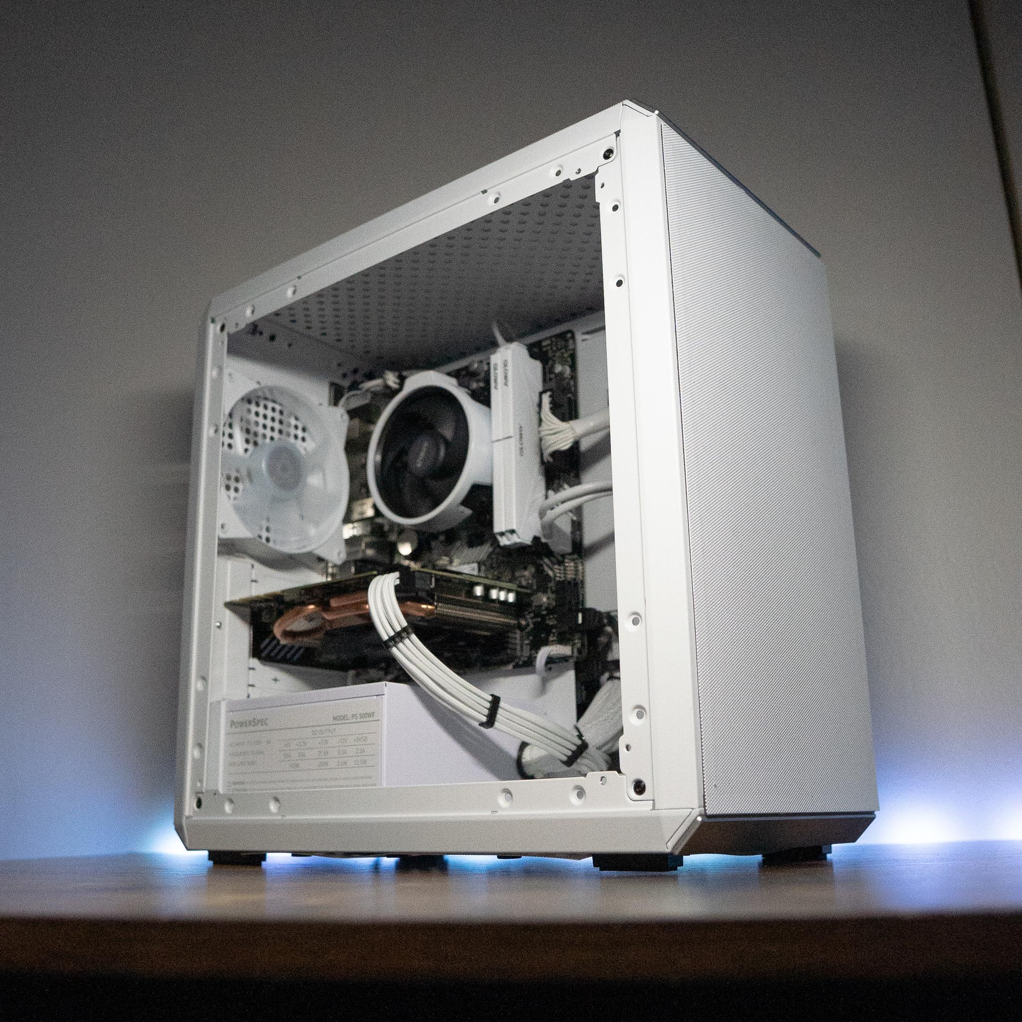 🌨🌨 | GTX 1080 8GB | RYZEN 5 1600X | 16GB DDR4 RAM | 2TB | Arctic Chill