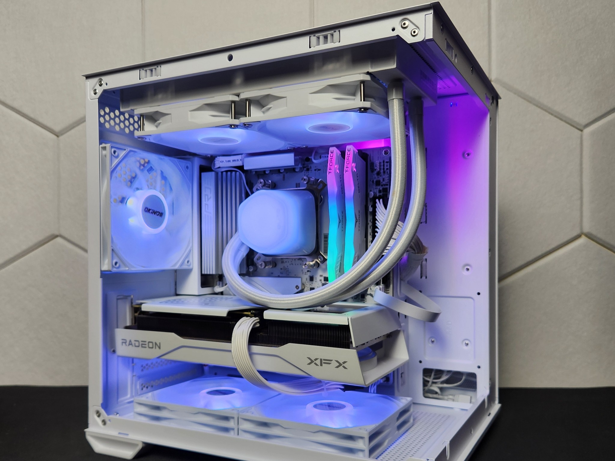 RX 9060XT 8GB | Ryzen 5 9600X | 16GB DDR5 | 1TB SSD | Wifi+BT "The Yeti"