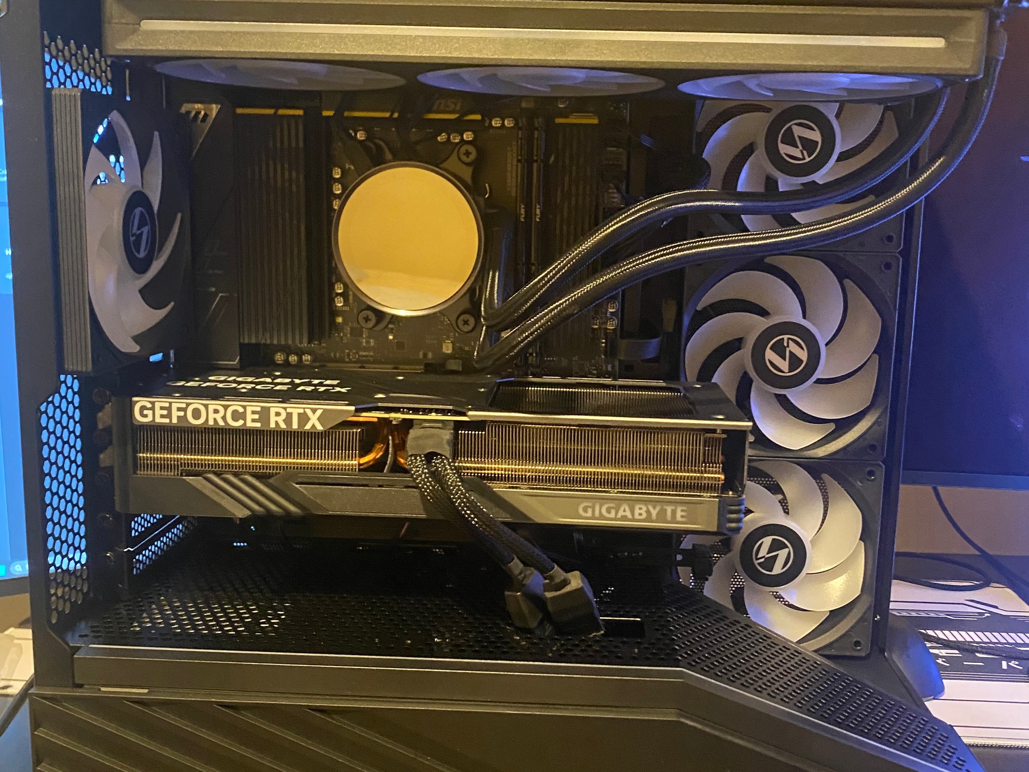 COMPACT AM5 GAMING PC | RYZEN 7 7700X | RTX 4070 SUPER | 32GB DDR5 | 1TB