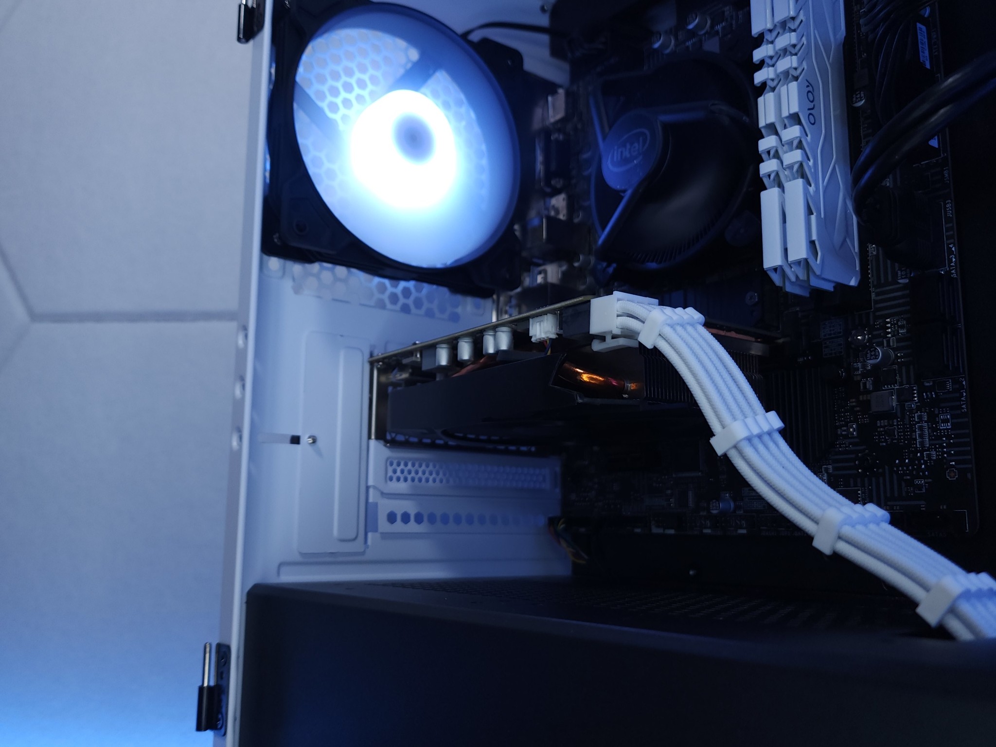 💙🤍GTX 1660 | i3 10100F | 16GB 3200MHz | 512GB NVMe