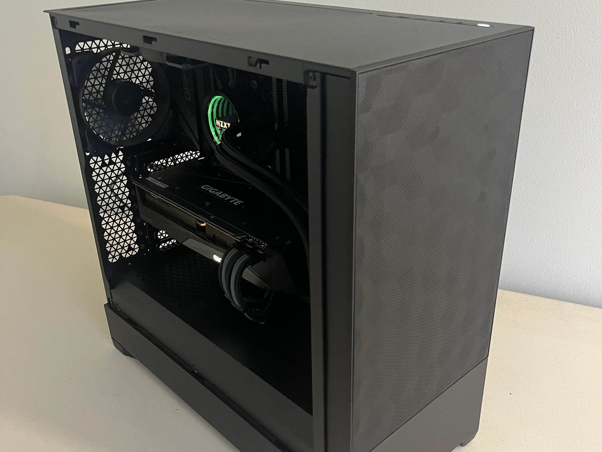 Custom Gaming PC - with free activated Windows 11 Pro