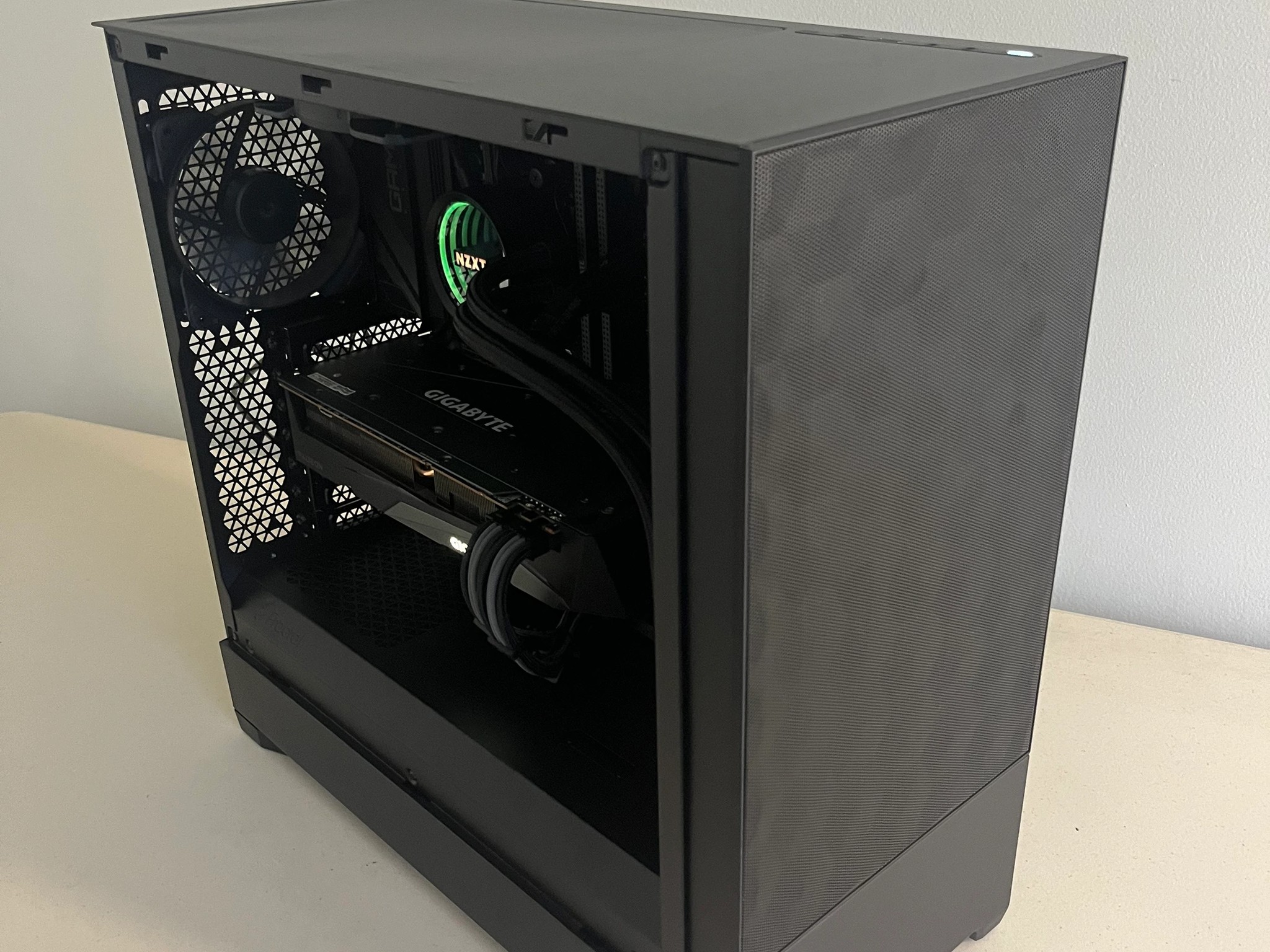 Custom Gaming PC - with free activated Windows 11 Pro