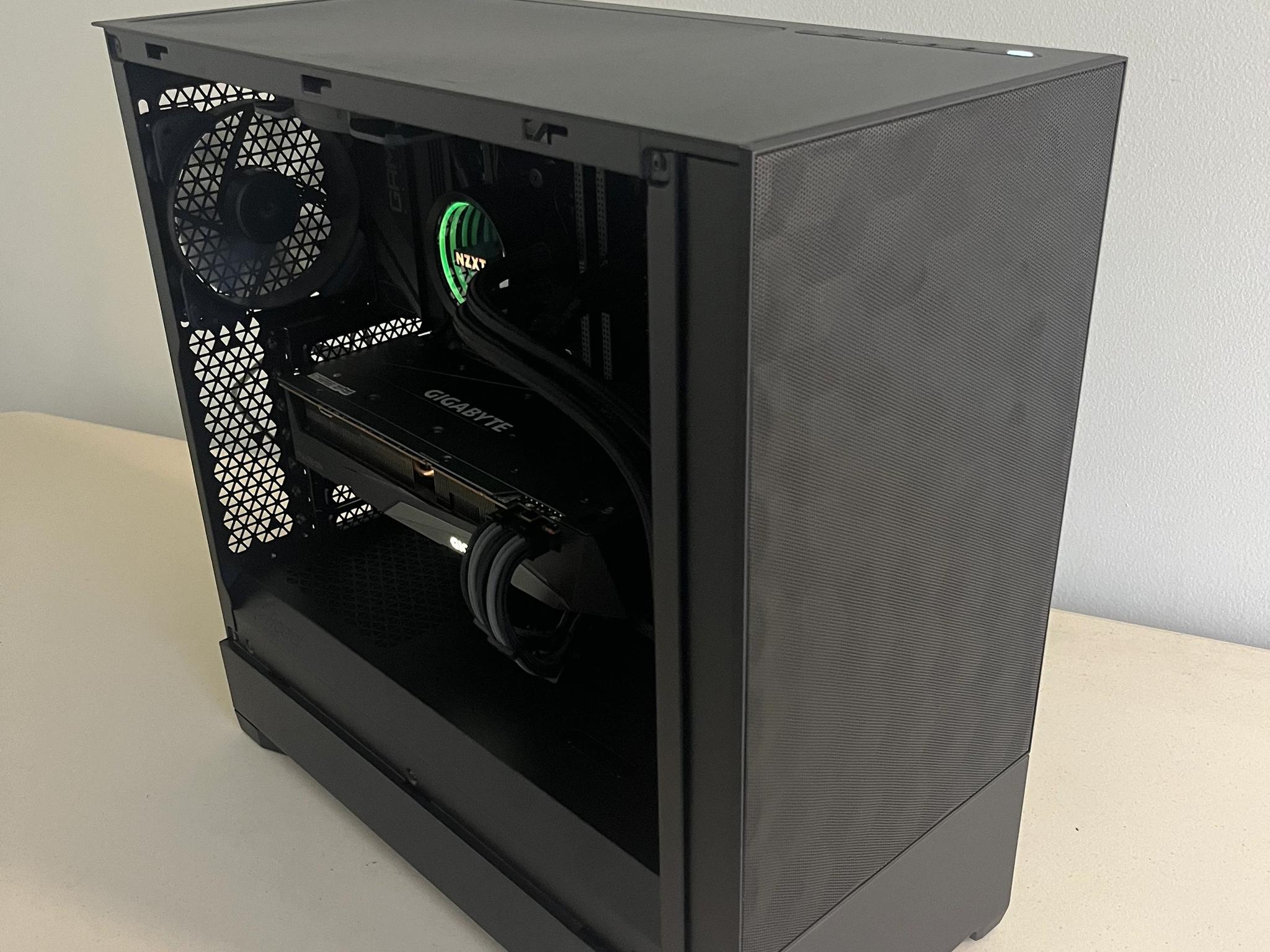 Custom Gaming PC - with free activated Windows 11 Pro