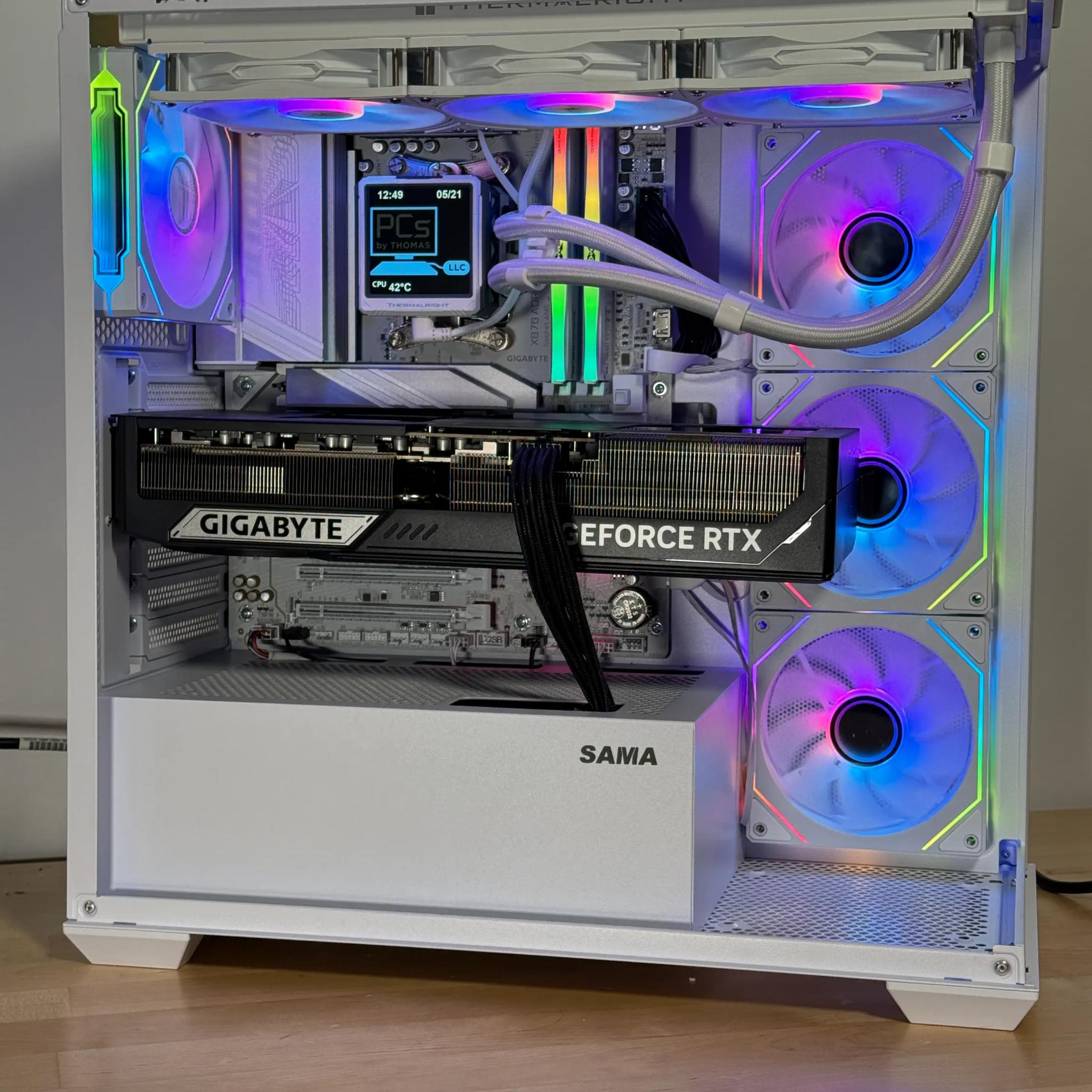 RTX 5090 Ryzen 7 9800X3D Gaming PC