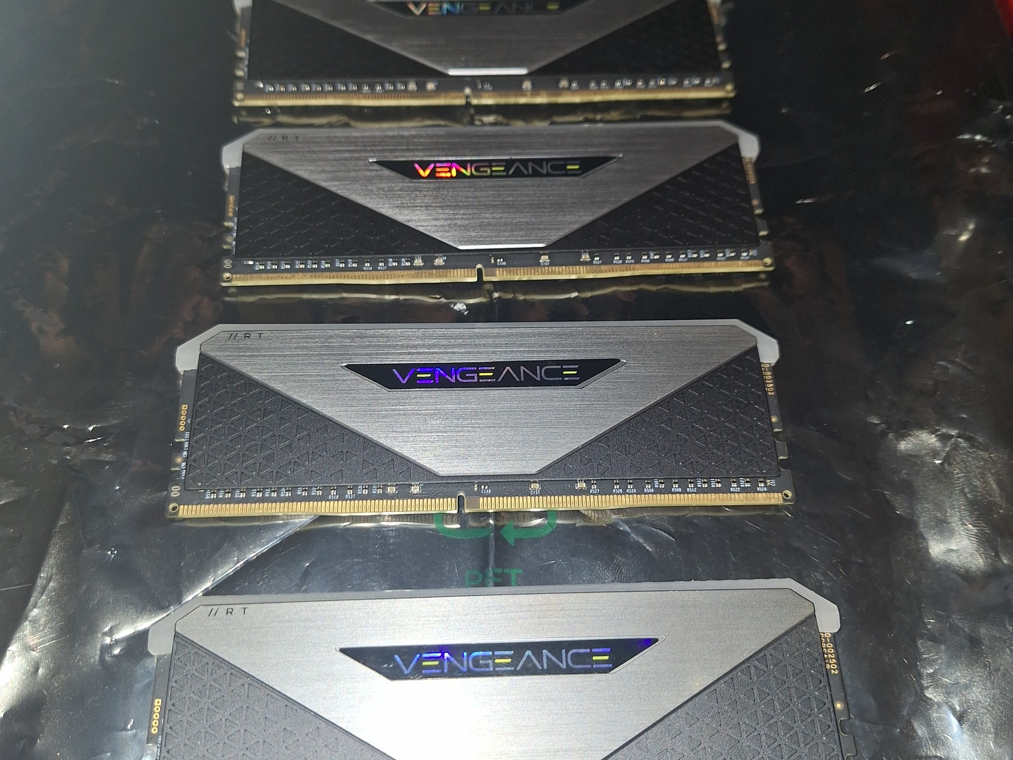 Corsair Vengeance RGB RT 64GB DDR4-3200 (2x32GB)