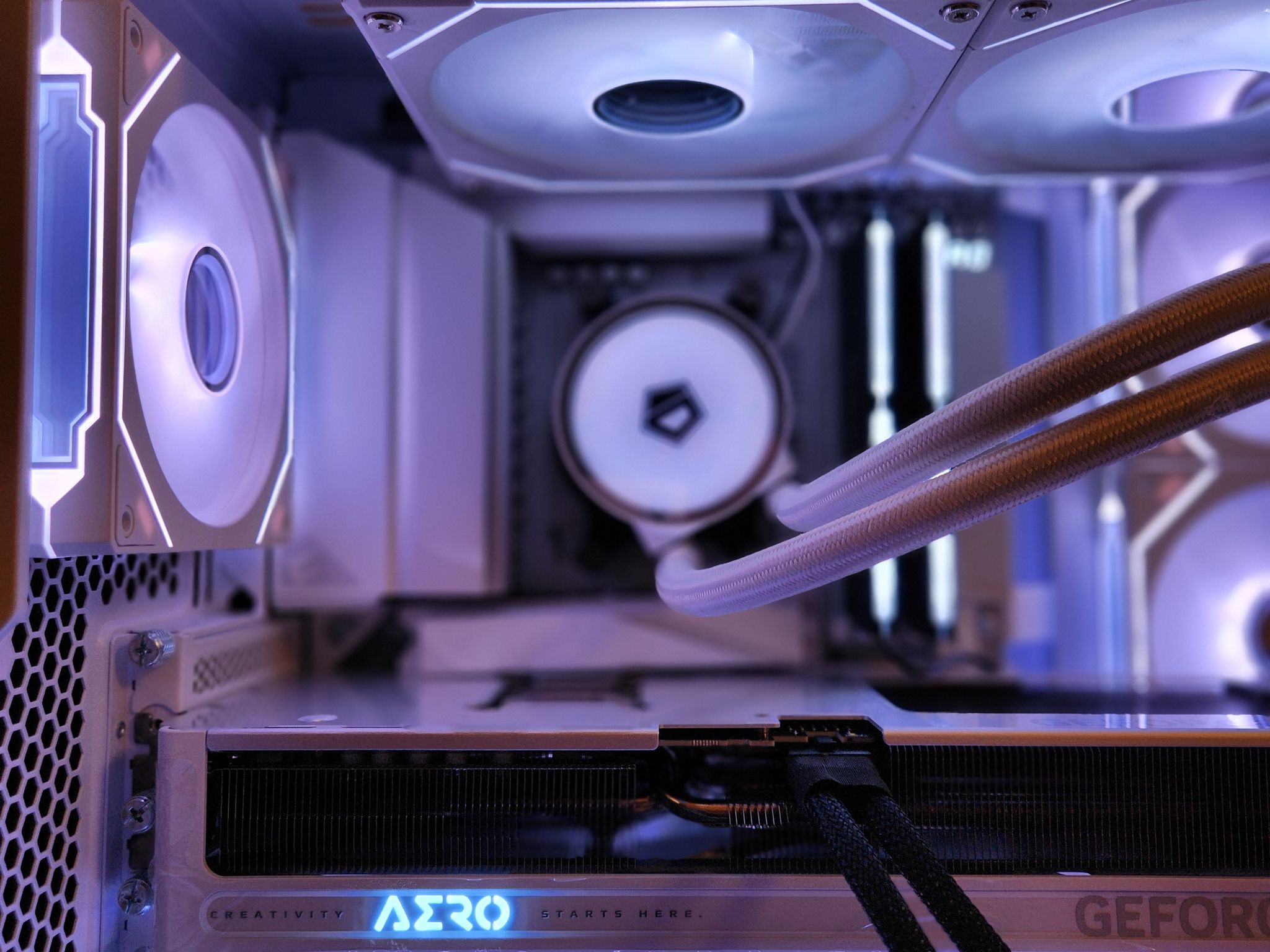 Ryzen 7 9700X • RTX 5070 • 32GB DDR5 • 1TB NVMe • Clean Build • Win 11