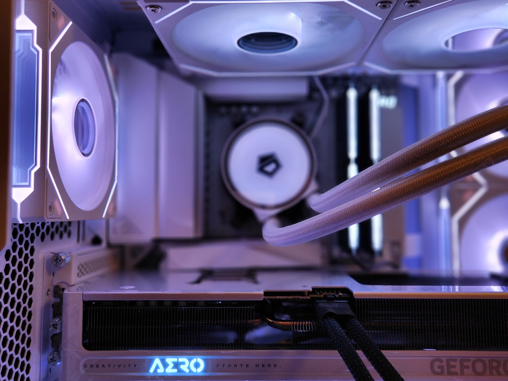 Ryzen 7 9700X • RTX 5070 • 32GB DDR5 • 1TB NVMe • Clean Build • Win 11
