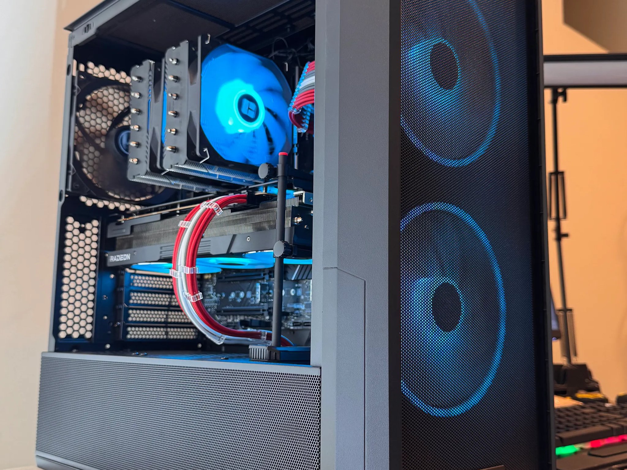 Top Of The Line AMD || RX 7900XTX 24 GB, i5-12600KF, 32 GB DDR4 RAM, 2 TB NVME SSD, WiFi, Windows 11
