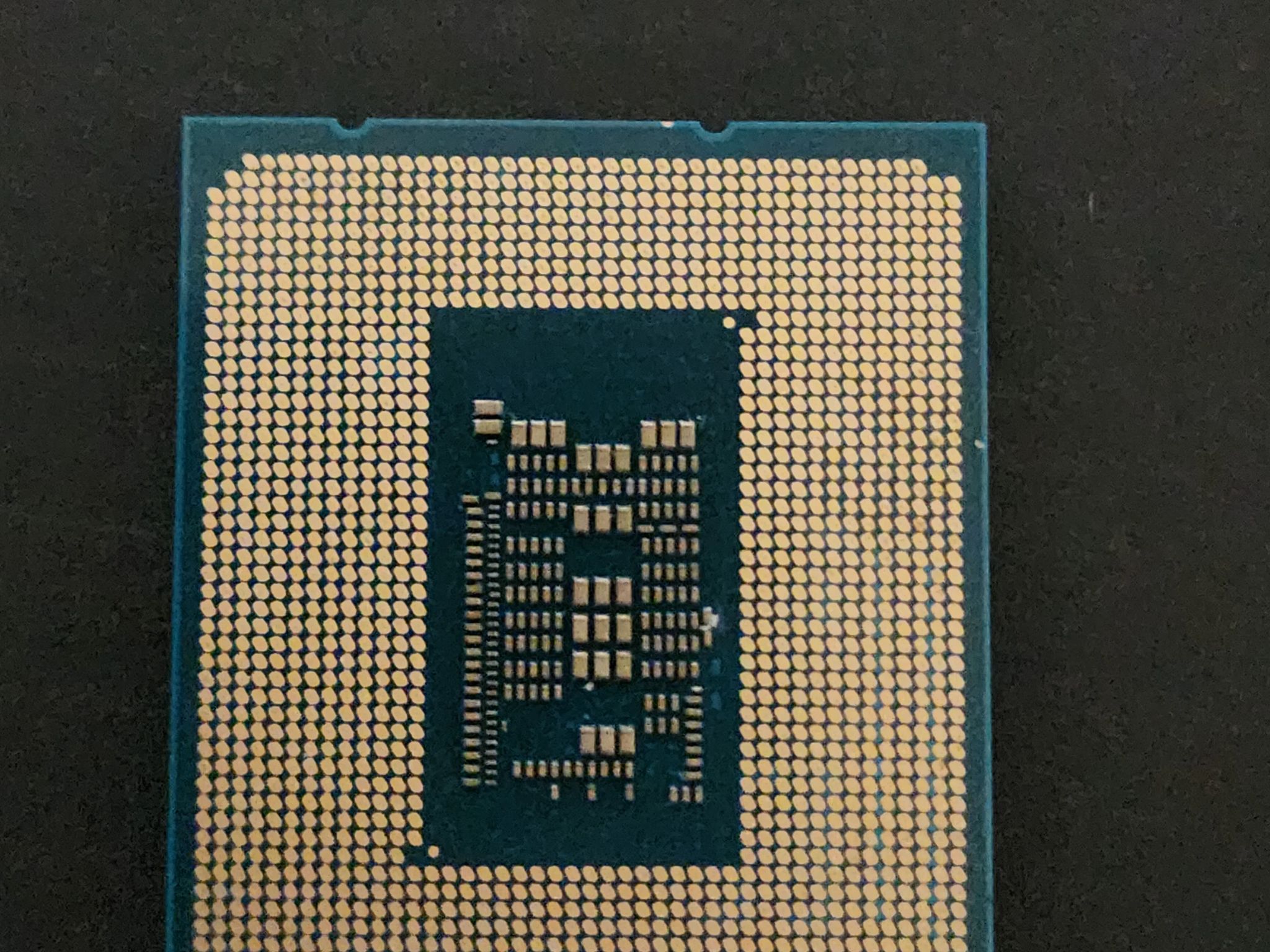 Intel Core i3-12100F