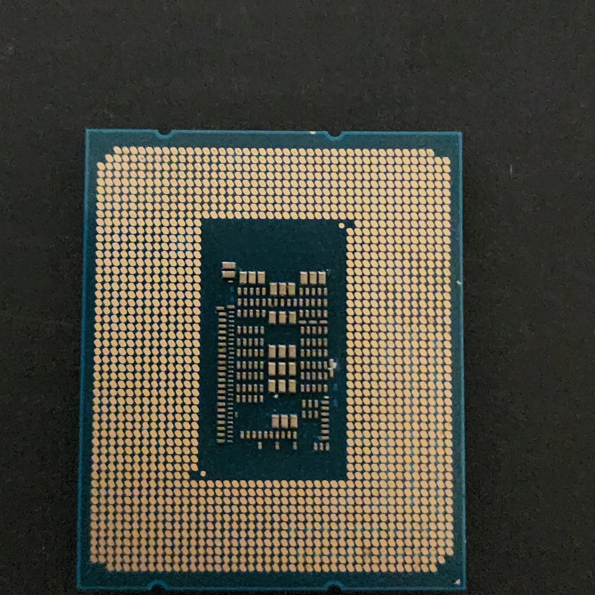 Intel Core i3-12100F