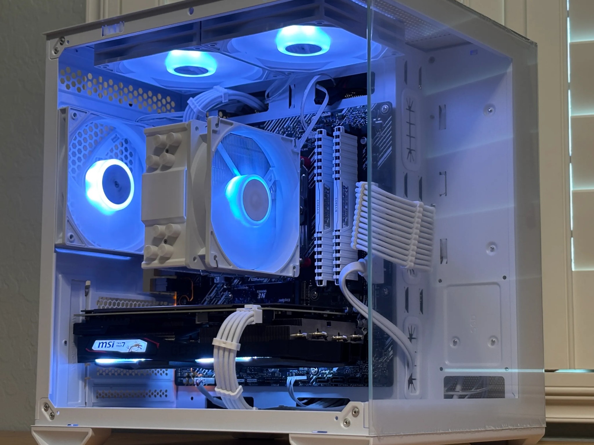 White RTX Fish Tank Gaming PC Wifi
