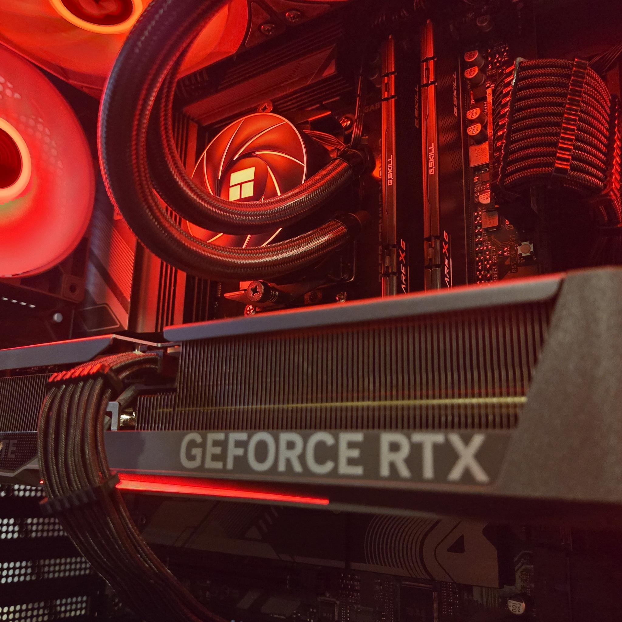 ⚫🩶Black/Silver 1440p PC🖥️ |7700X| RTX 5070|32gb DDR5|1tb NVME| Wifi/BT| Win 11 Pro| Free Shipping!