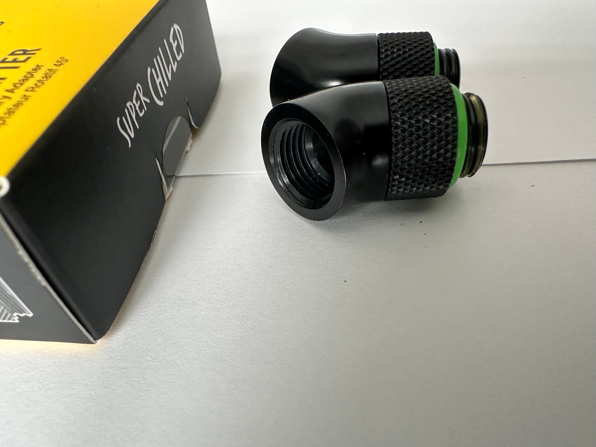 Corsair Hydro X Series 45 Degree Rotary Adapter - Black - 2 Pack  ( SHIP TODAY )