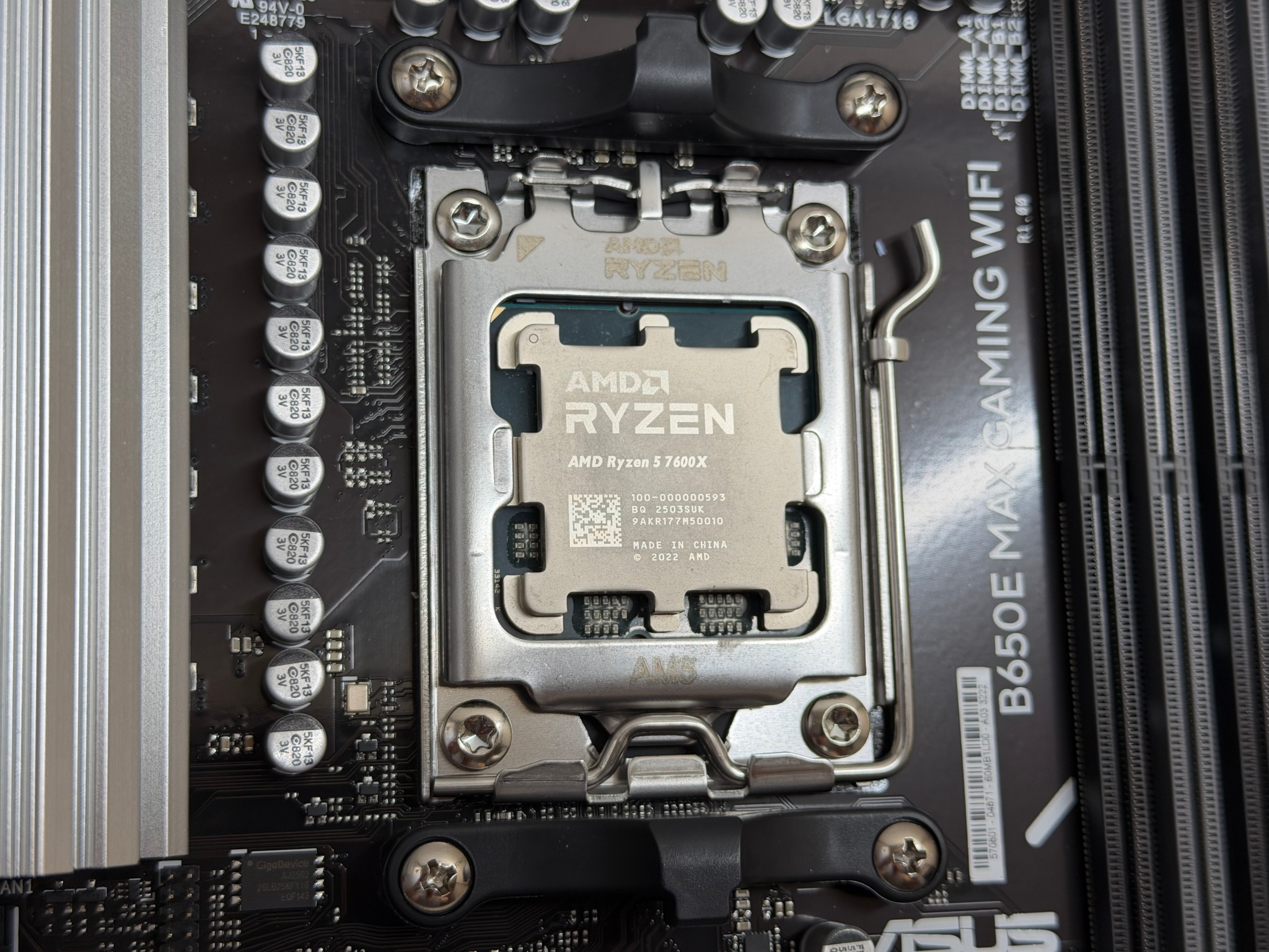 ASUS B650 + Ryzen 5 7600X Combo