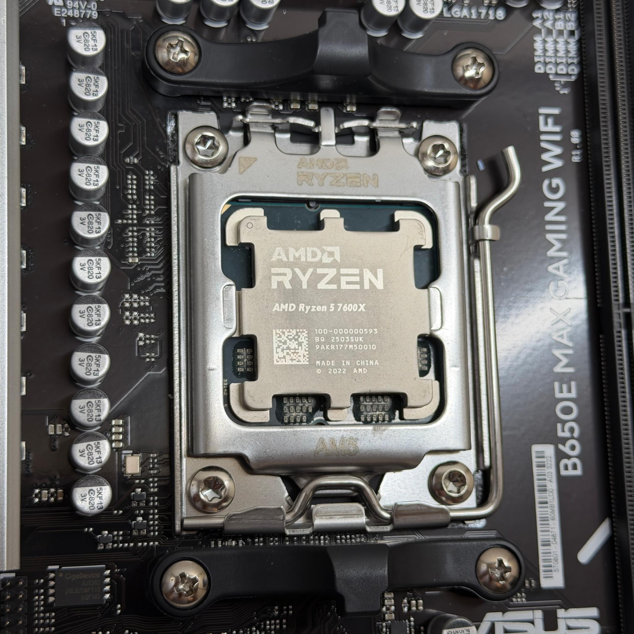 ASUS B650 + Ryzen 5 7600X Combo