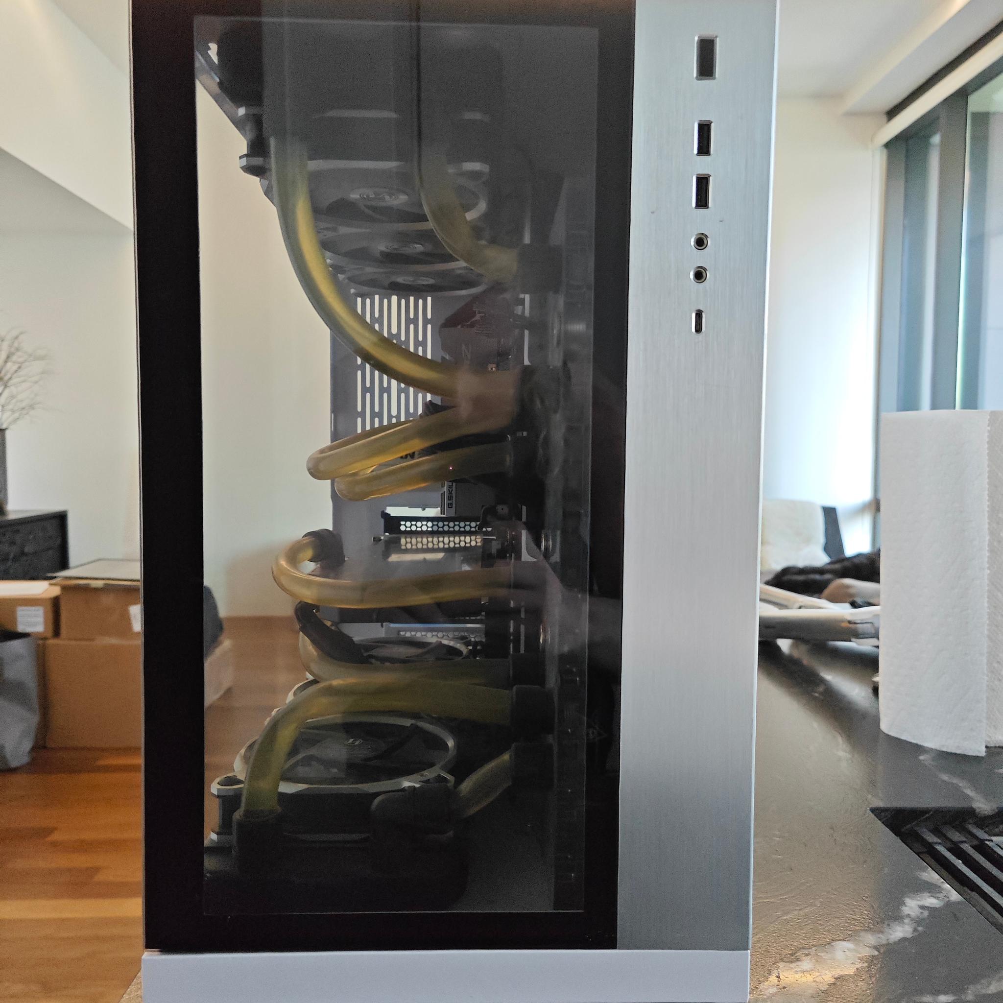GeForce RTX 2080 Ti Custom Gaming PC - Core i9-9900K, 1TB NVMe SSD