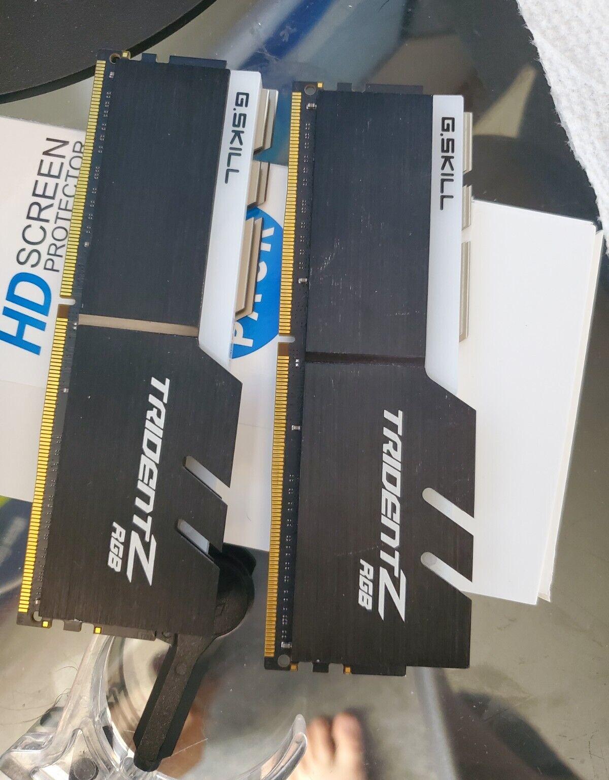 g. skill trident z rgb 32gb ddr4 3200 Cl15