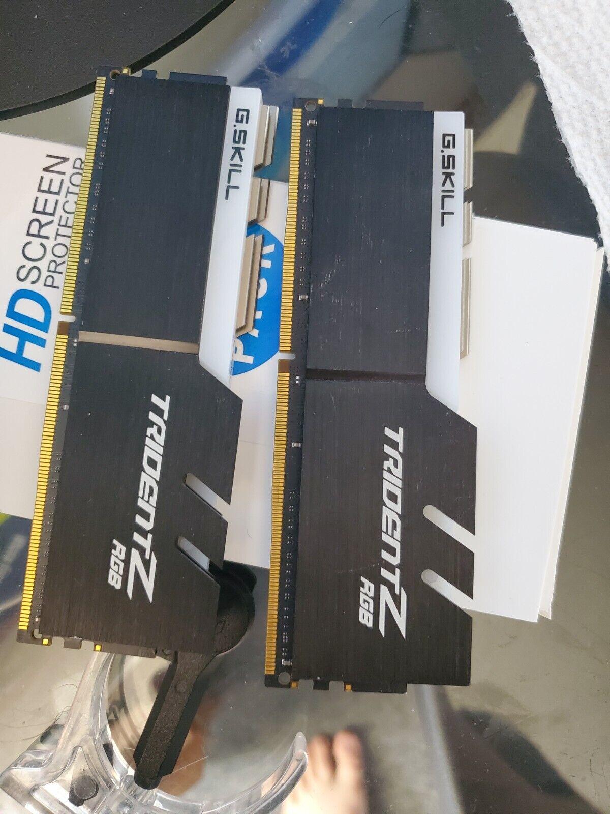 g. skill trident z rgb 32gb ddr4 3200 Cl15