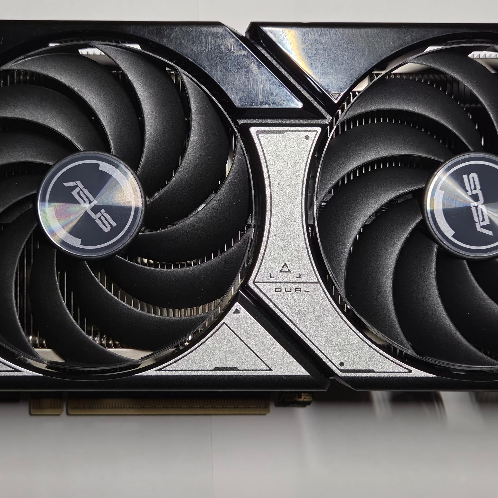 ASUS DUAL 5070 12GB GDDR7