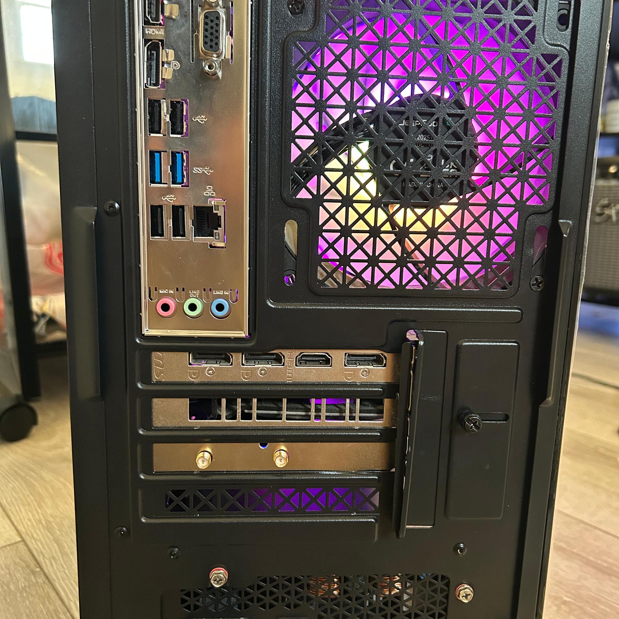 Intel i3 10105f| MSI 1660 Super| 1tb NVME | 16gb 3200mhz Ram| P240 MSI AIO