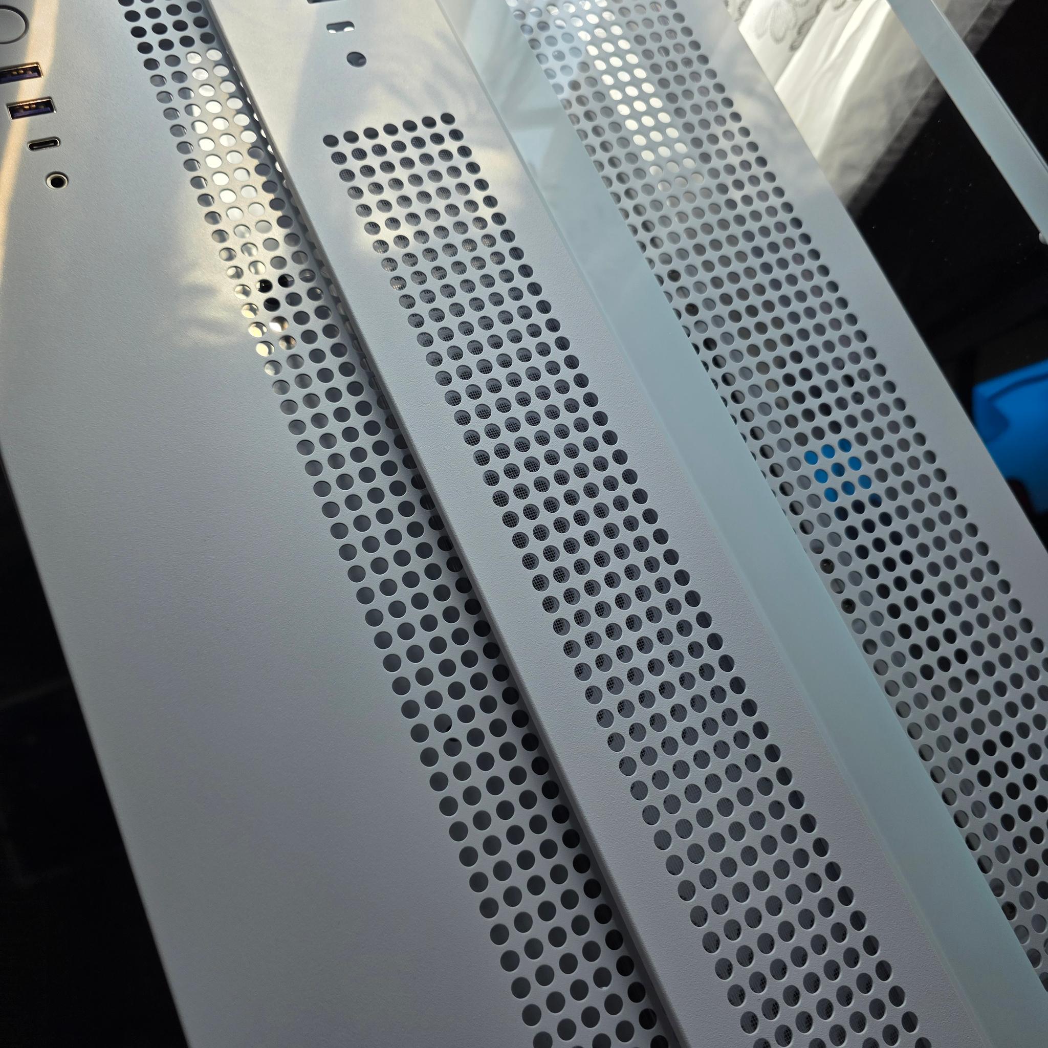 Nzxt white h9 flow/elite mesh and glass top panel included . Ryzen 7 9800xd, 4080 super, aorus x870e