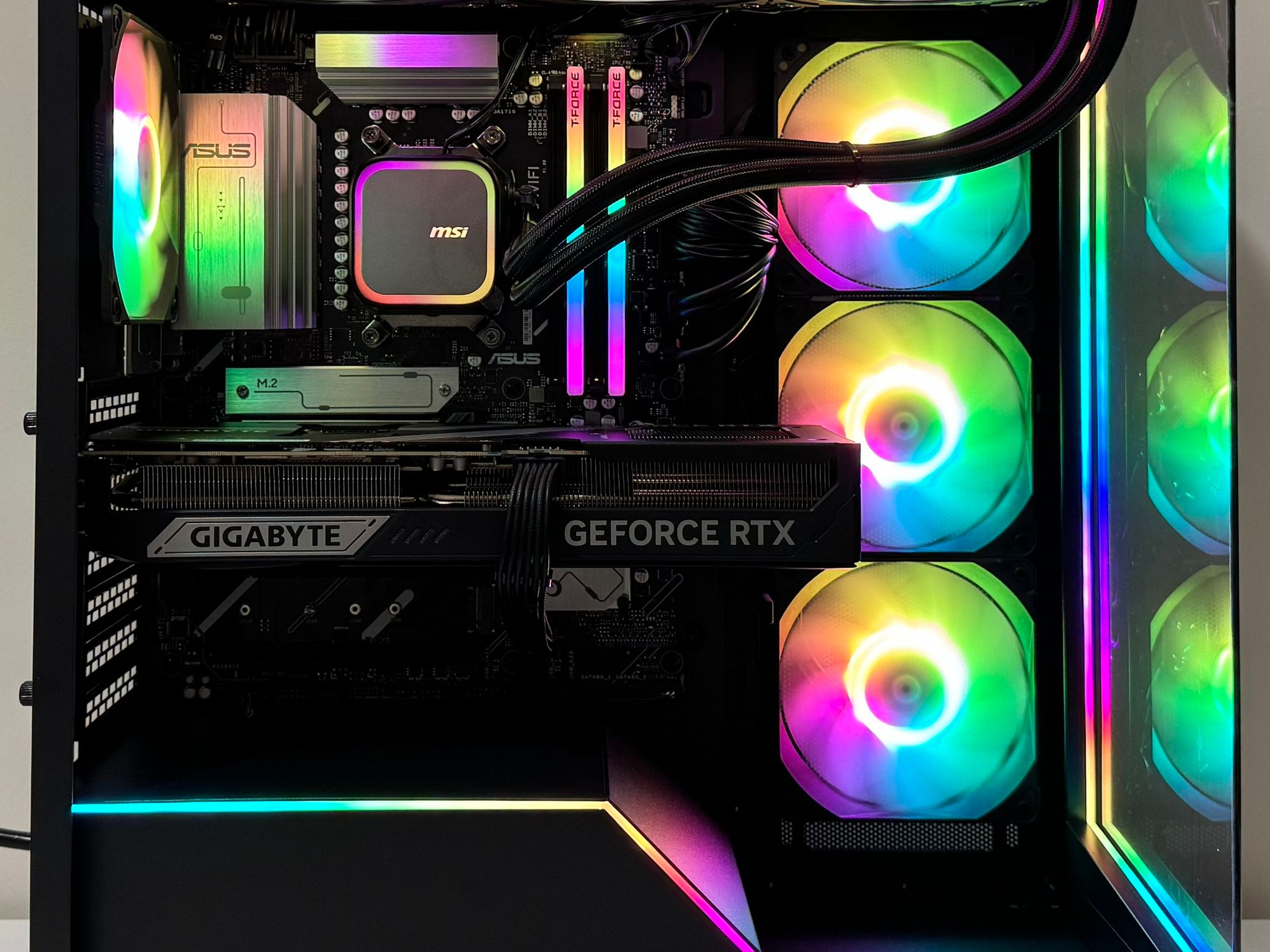 AMD Ryzen 7 7800X3D GeForce RTX 5070 Ti 32GB DDR5 RAM 1TB Gen5 NVMe SSD NZXT 850W Gold Gaming PC