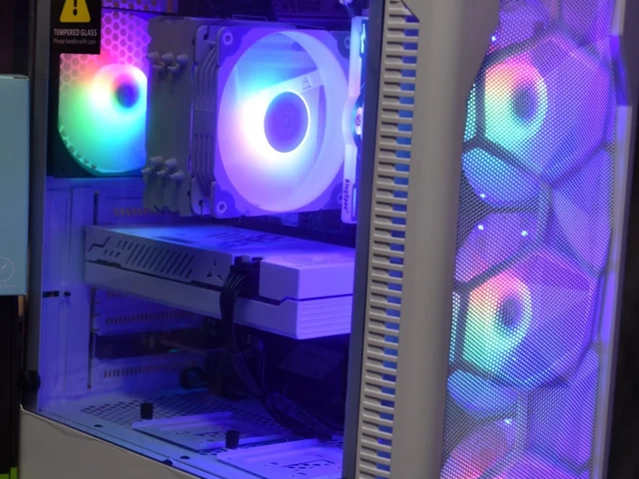 Gaming pc Intel I 5 9400 GPU RX 6600 8 GB 1 TB NVME 32Gb RGB ram 700 Watt PSU