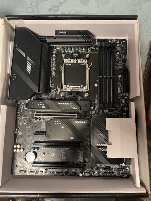 MSI X670E MAG Tomahawk WiFi AMD AM5 ATX Motherboard