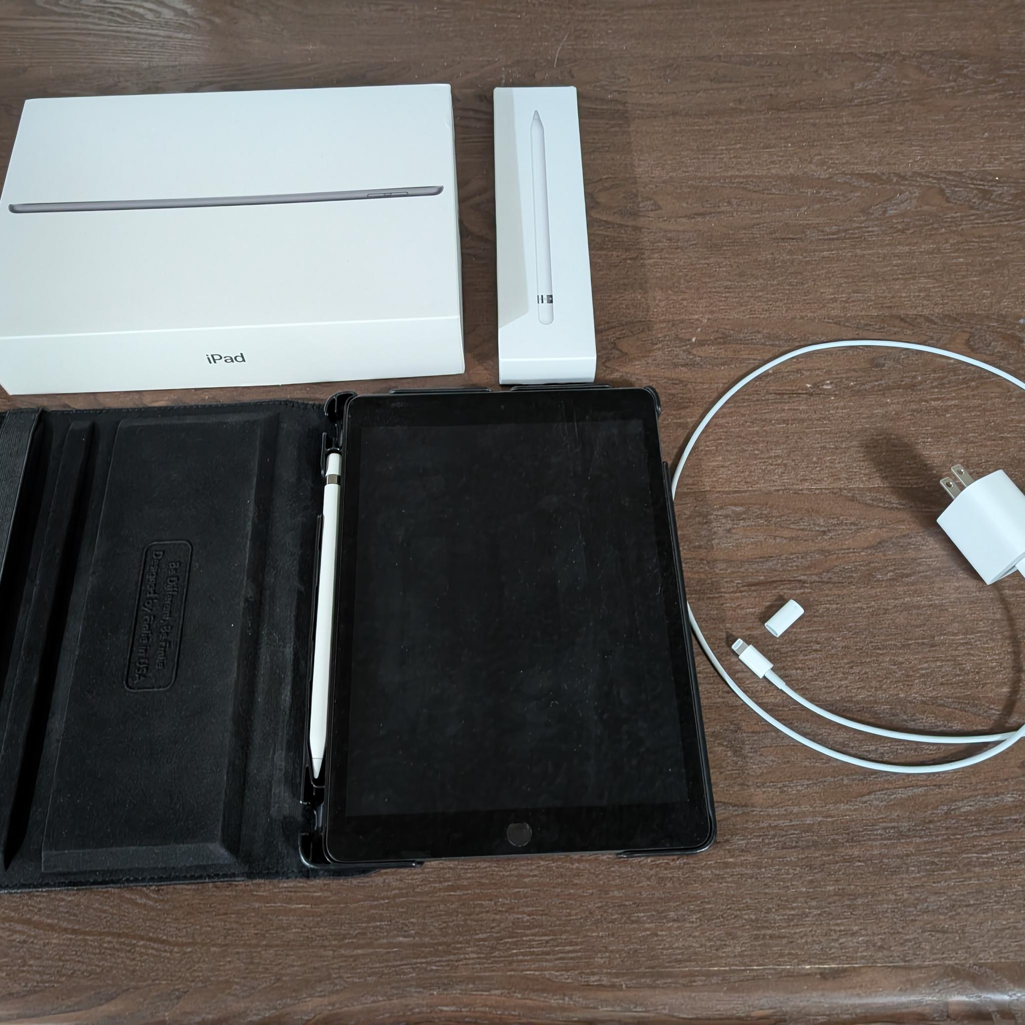 Apple - iPad (9th Gen) WITH CASE AND APPLE PEN (1ST Gen)