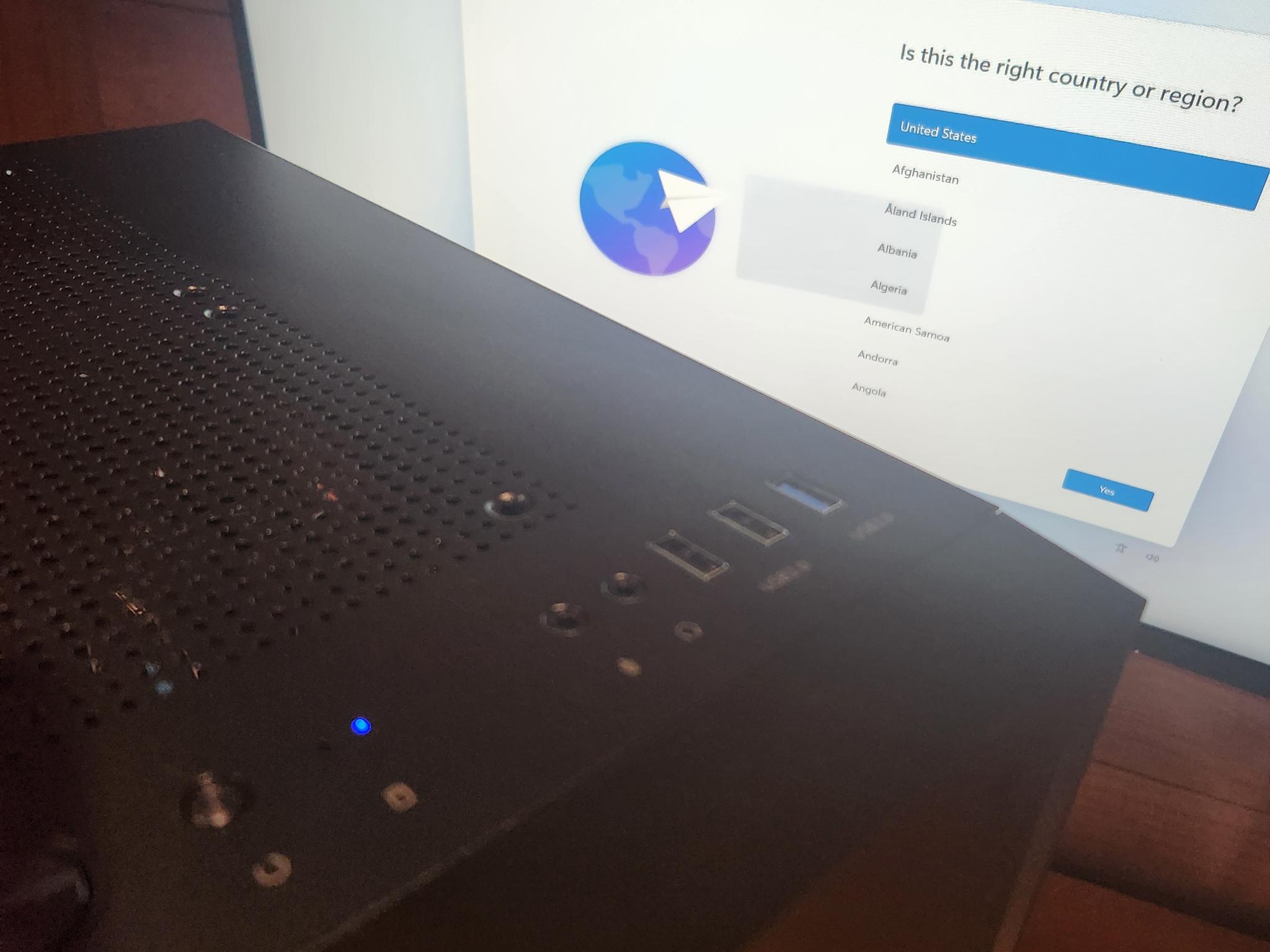 BUDGET GAMING PC Windows 11, RX 580 8GB, i5 9500, 16GB RAM, 256GB M.2