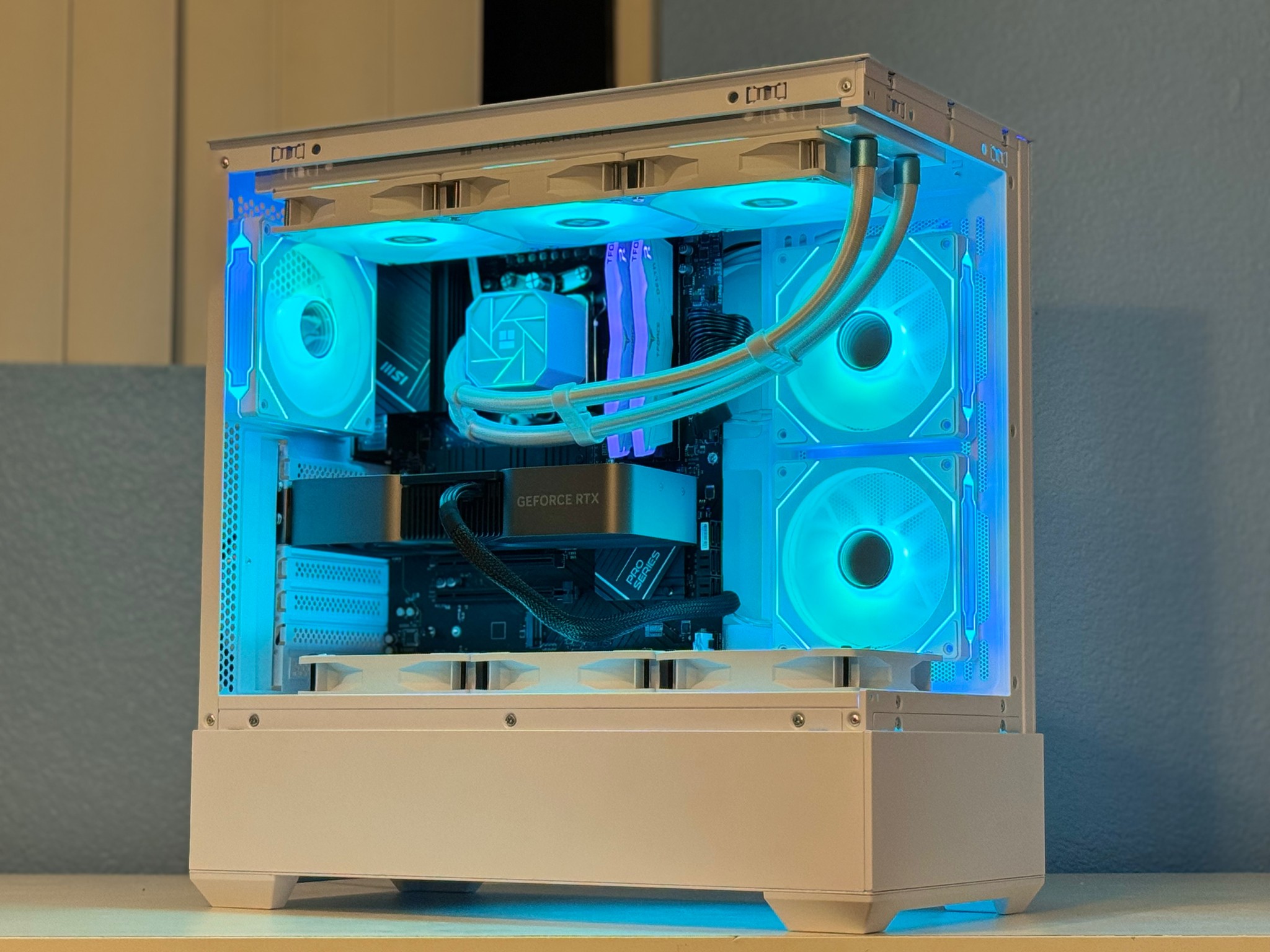 🖤Founders🖤 Ryzen 7 7700X | RTX 4070 12GB FE | 32GB 6000mhz DDR5 | 1TB Gen4 nVME SSD | Win11 + Wifi
