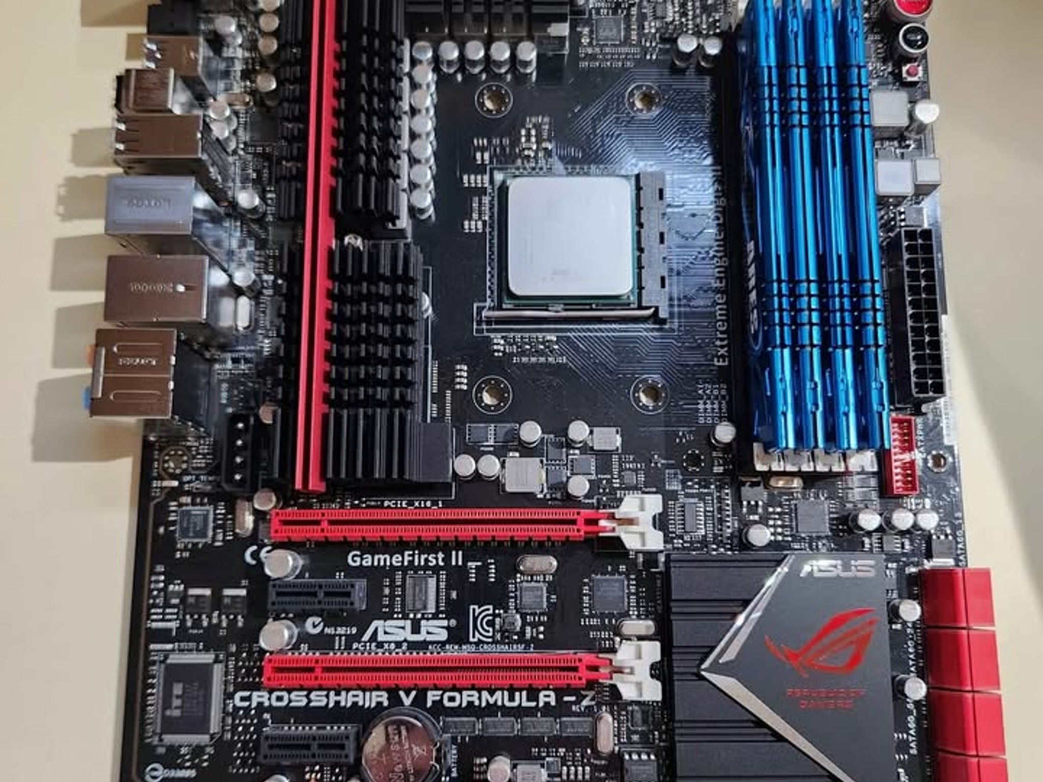 Asus Crosshair V Formula-Z ATX AM3+ Motherboard w/ CPU AMD FX-8350 and DR3 Ram 32GB (4x8GB)