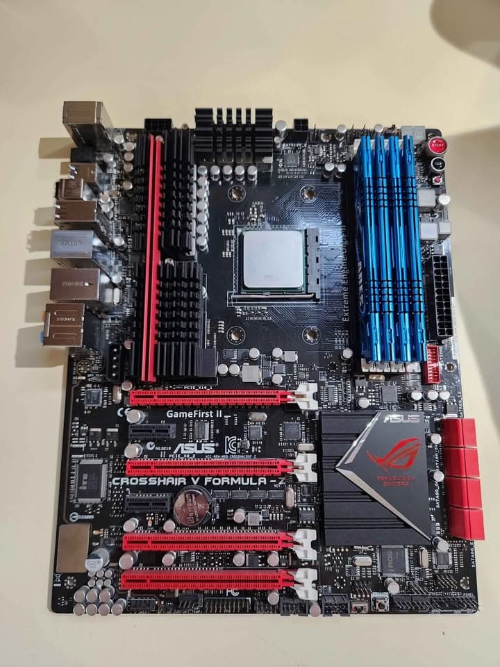 Asus Crosshair V Formula-Z ATX AM3+ Motherboard w/ CPU AMD FX-8350 and DR3 Ram 32GB (4x8GB)